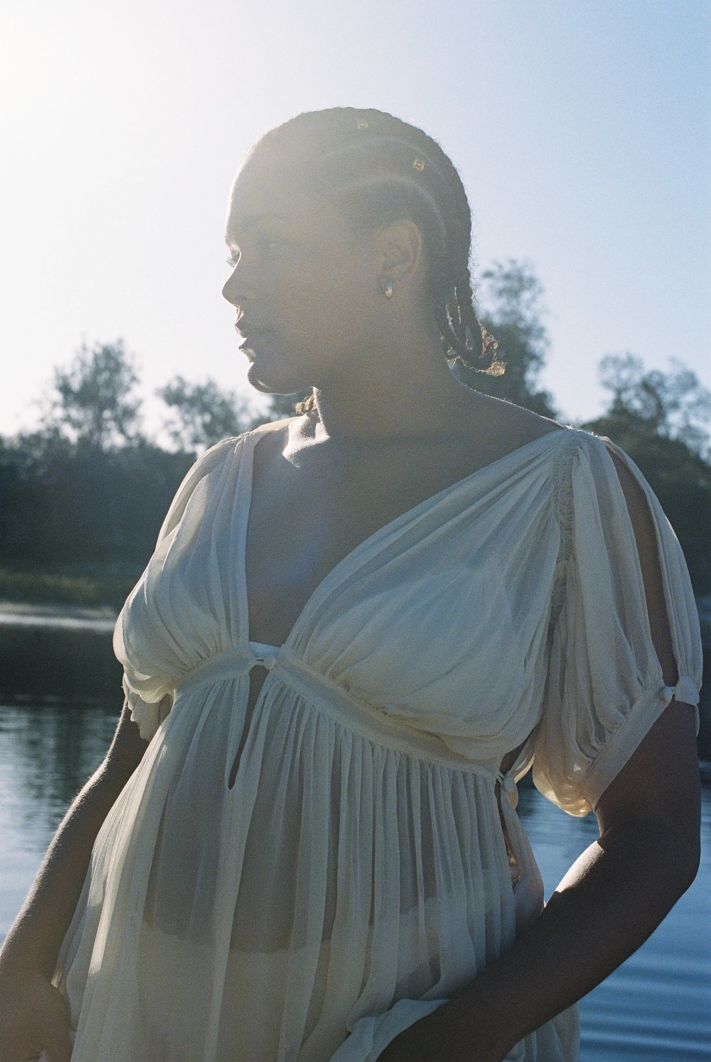 Dress Chloe sold by Sabia product image thumbnail 5