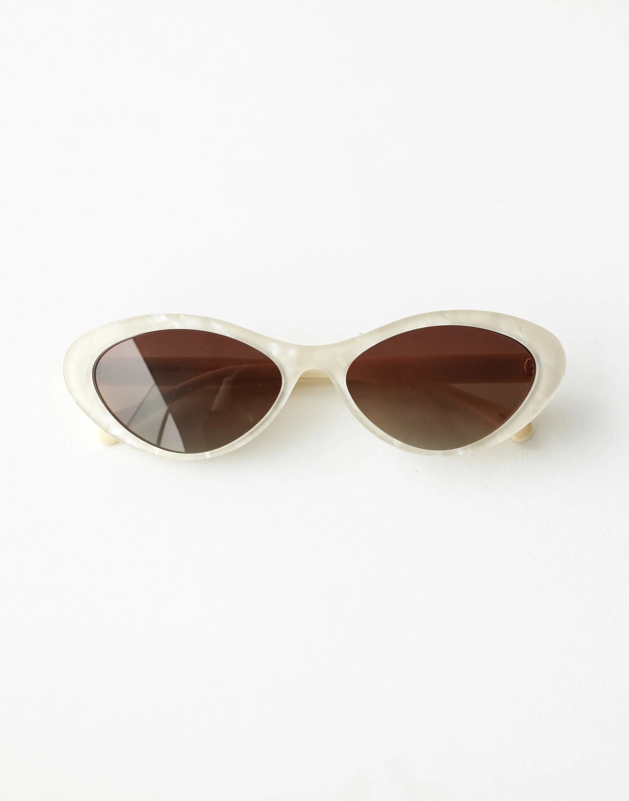 The Ferragni Sunglasses (Cream Tort Honey Fade) - By Banbé sold by Charcoal Clothing product image thumbnail 2