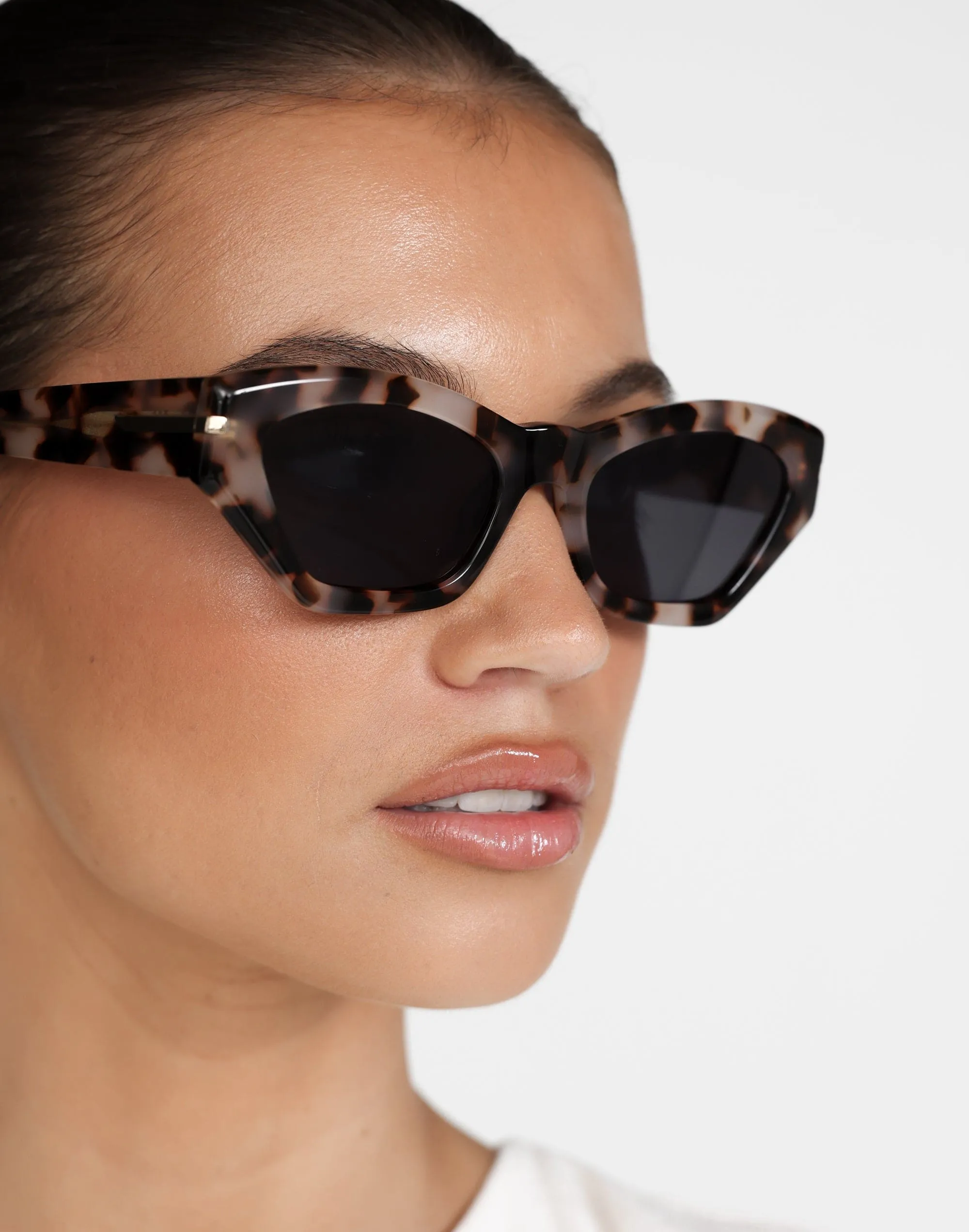The Ellingson Sunglasses (Marble Tort Jet) - By Banbé sold by Charcoal Clothing product image thumbnail 5