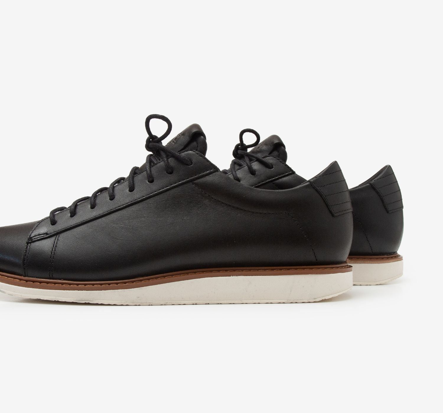 Low 1 Suit | Nero sold by Oliver Cabell product image thumbnail 2