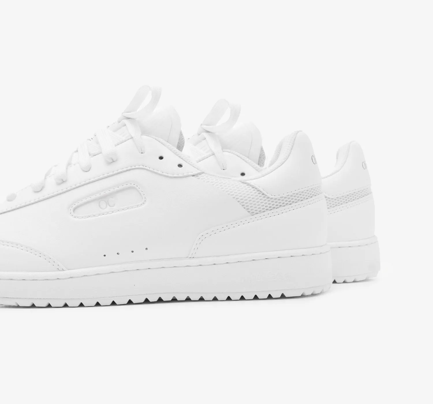 694 Golf | White sold by Oliver Cabell product image thumbnail 2