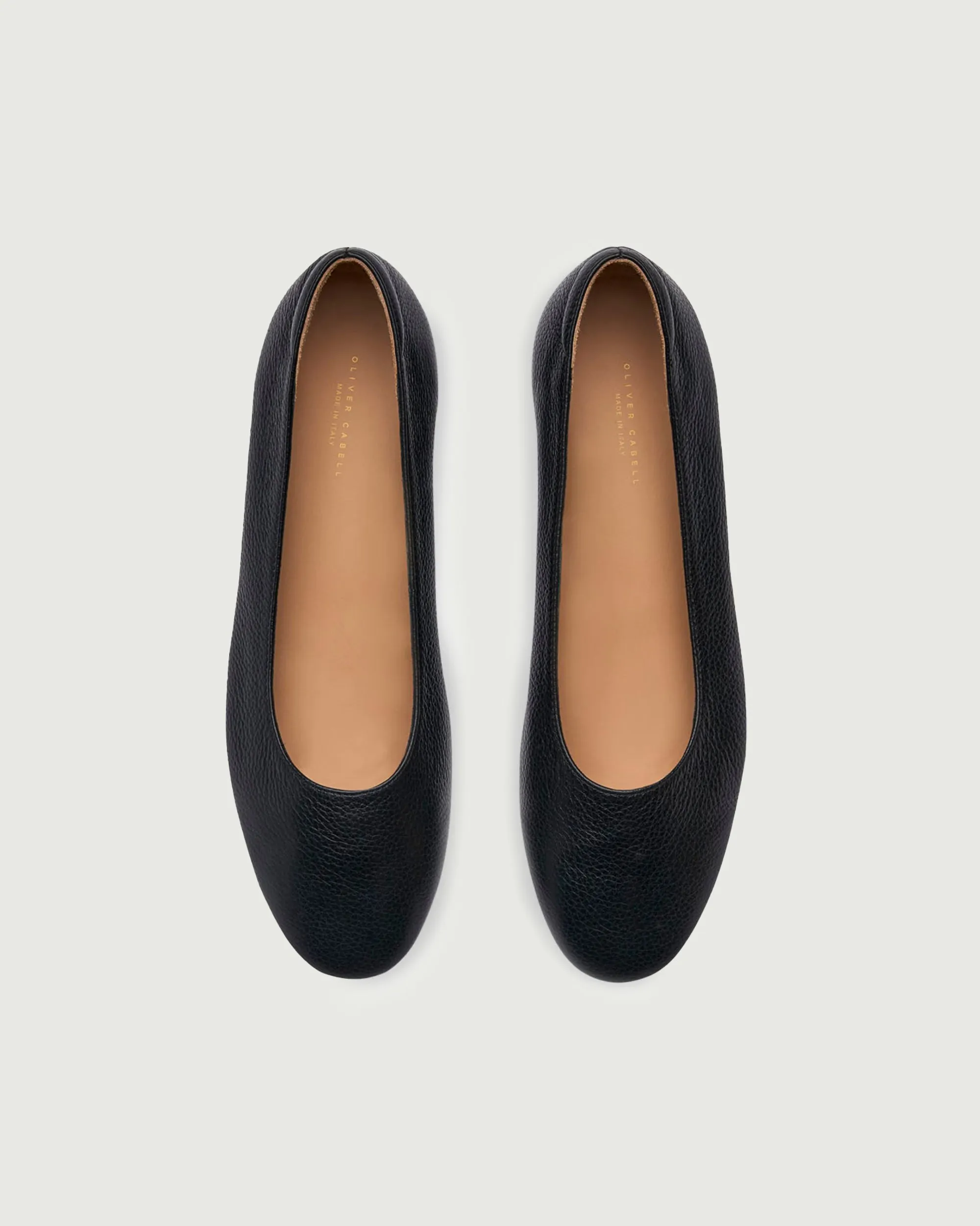 Dream Flat | Black sold by Oliver Cabell product image thumbnail 3