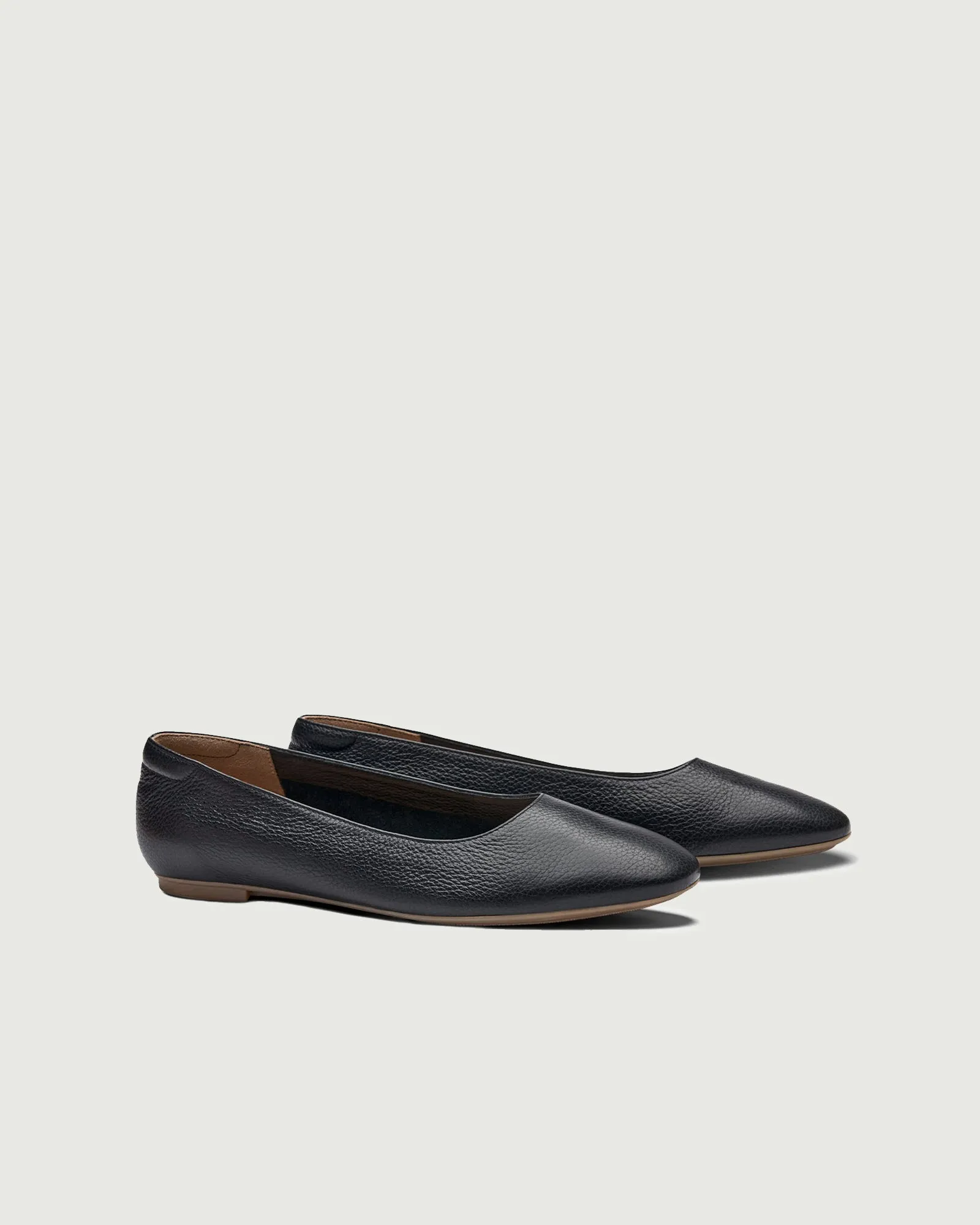 Dream Flat | Black sold by Oliver Cabell product image thumbnail 2