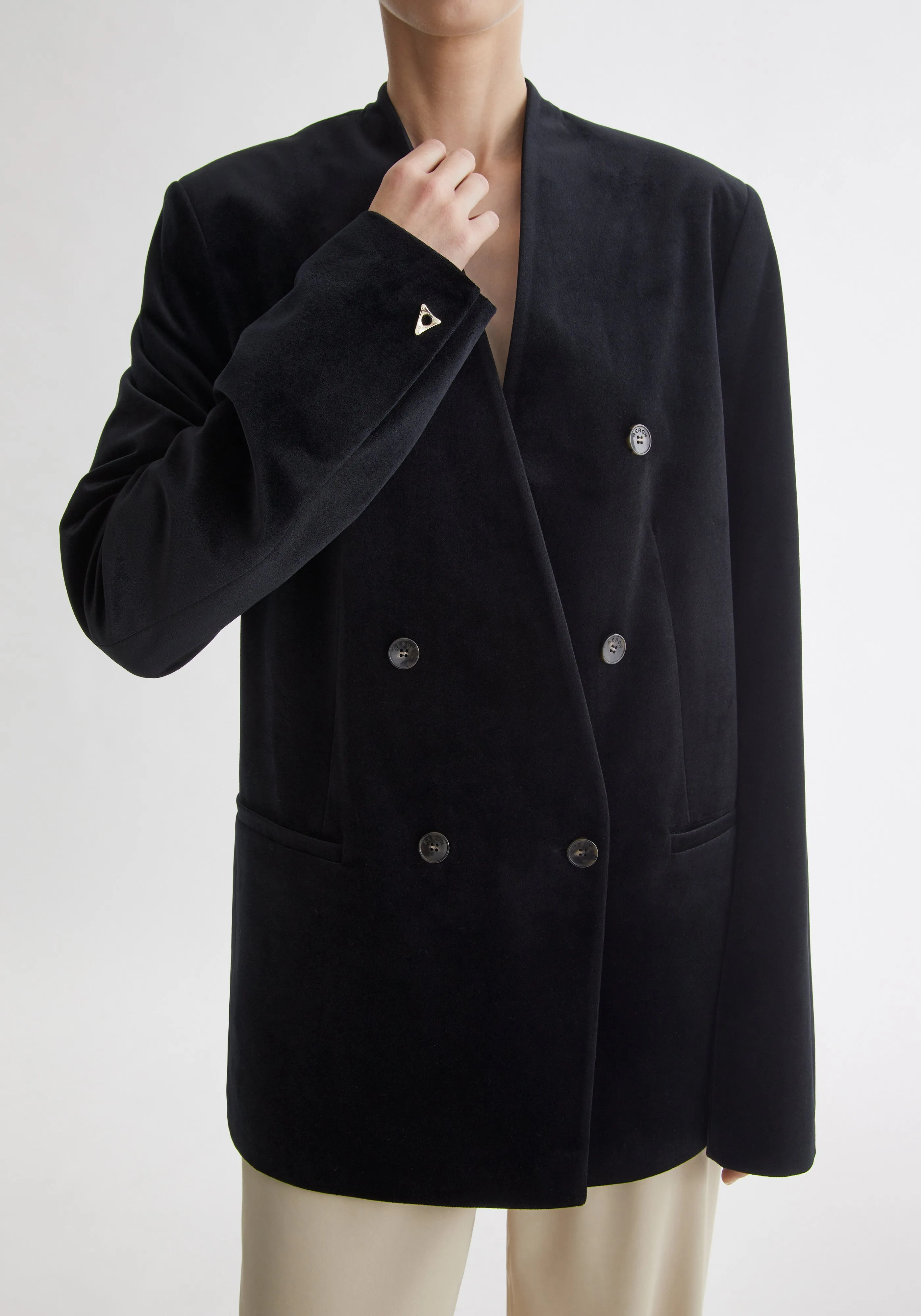 WINDSOR sold by AERON