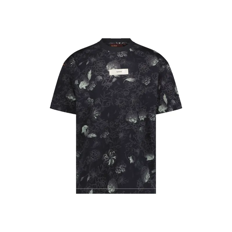 Steven Tee | Black sold by Aeden Official