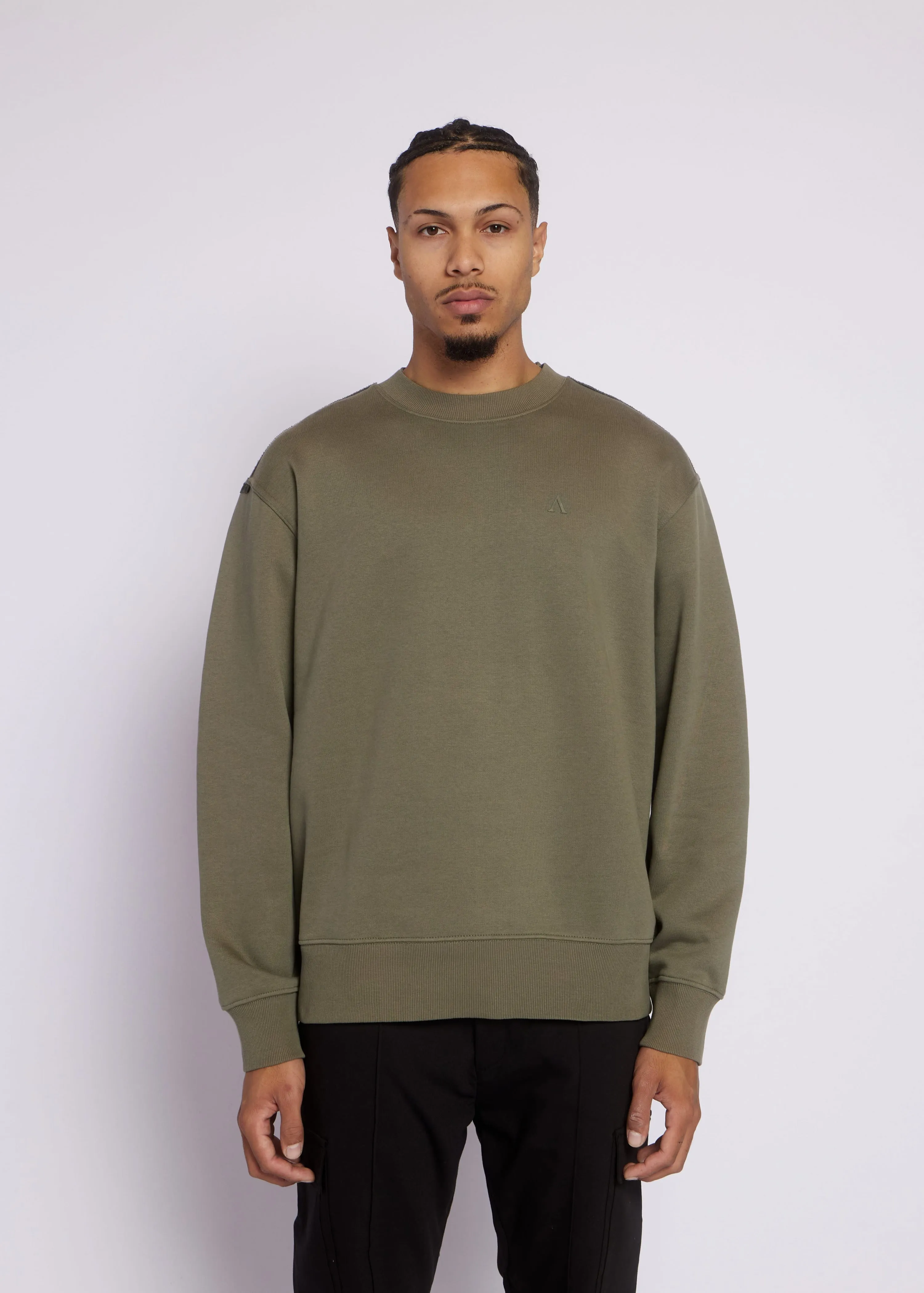Viggo Sweater | Beetle Green sold by Aeden Official product image thumbnail 2