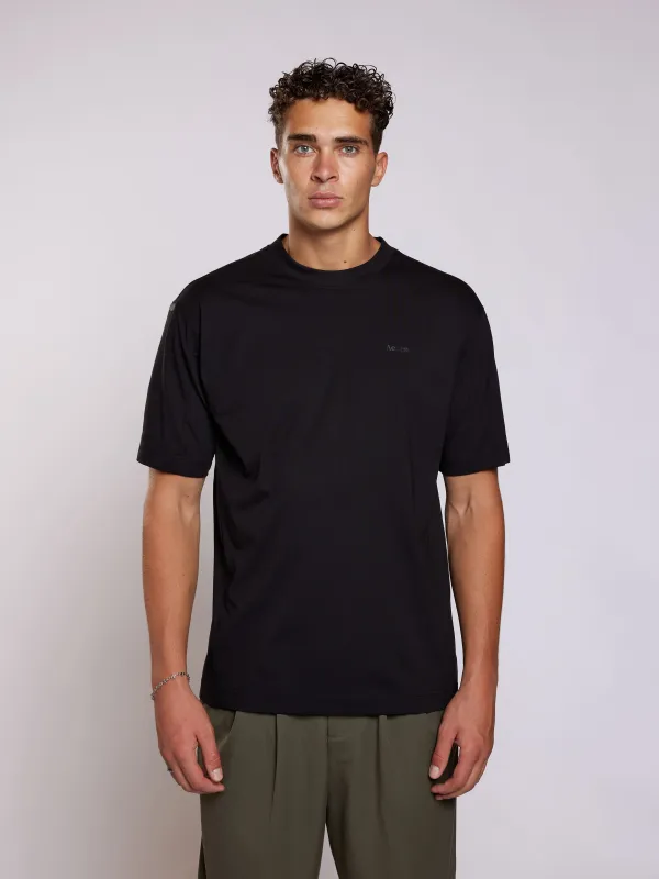 Foreo Tee | Deep Black sold by Aeden Official