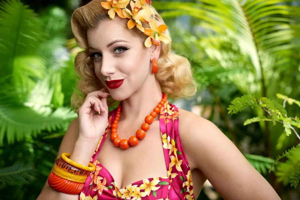 Boucles d’oreilles fakelite gravé papaye sold by Vintage Romance product image thumbnail 2