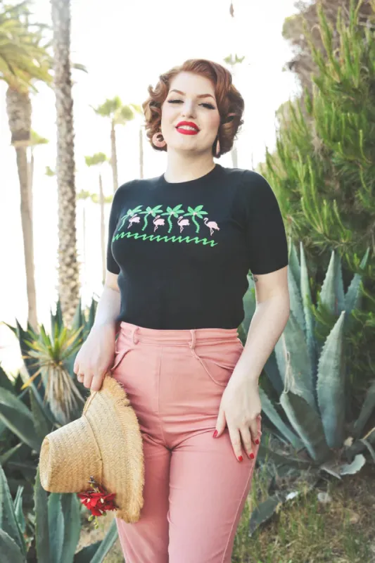 Chandail flamingos - noir (Précommande) sold by Vintage Romance