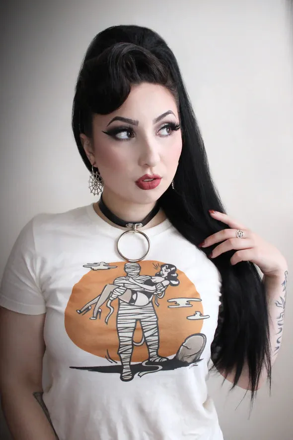 The mummy’s curse - ivoire sold by Vintage Romance