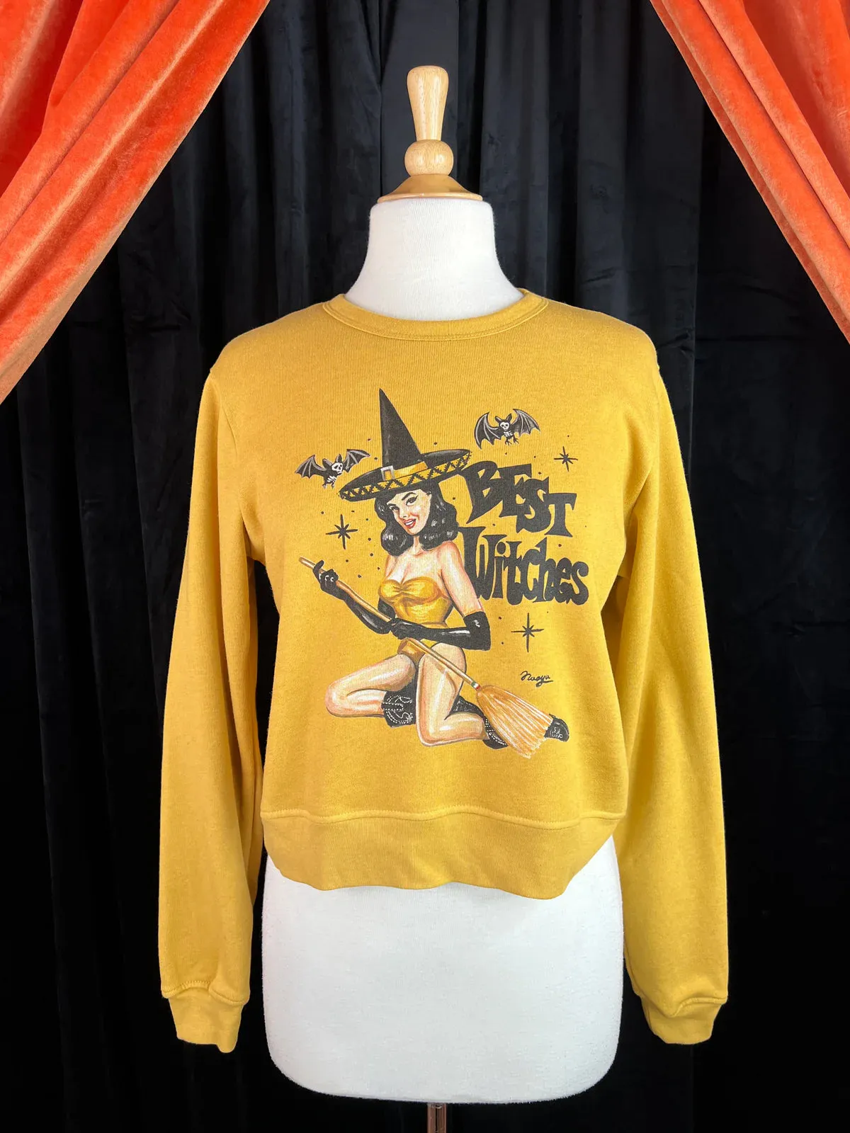 Hoodie best witches (précommande) sold by Vintage Romance