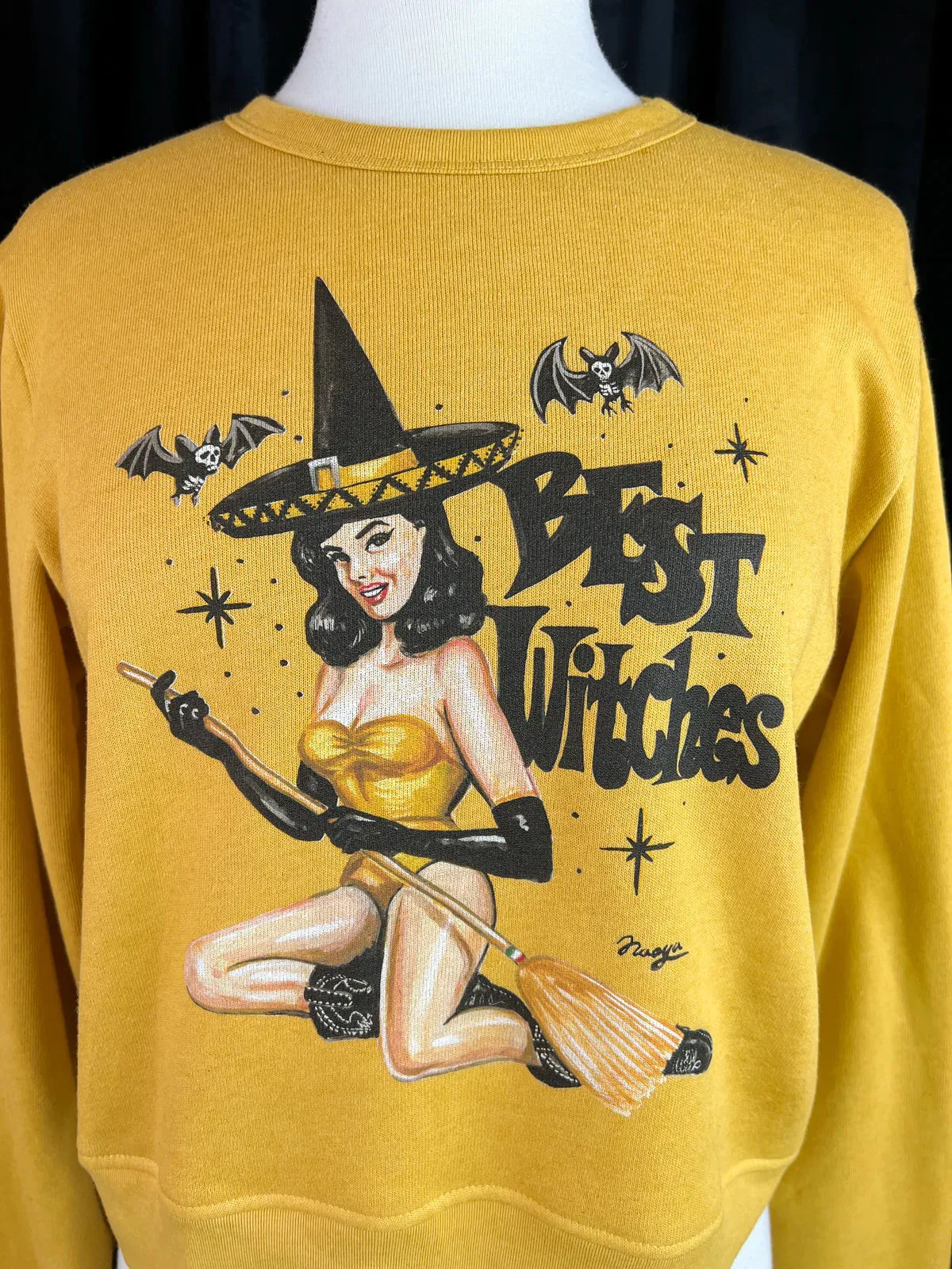 Hoodie best witches (précommande) sold by Vintage Romance product image thumbnail 2