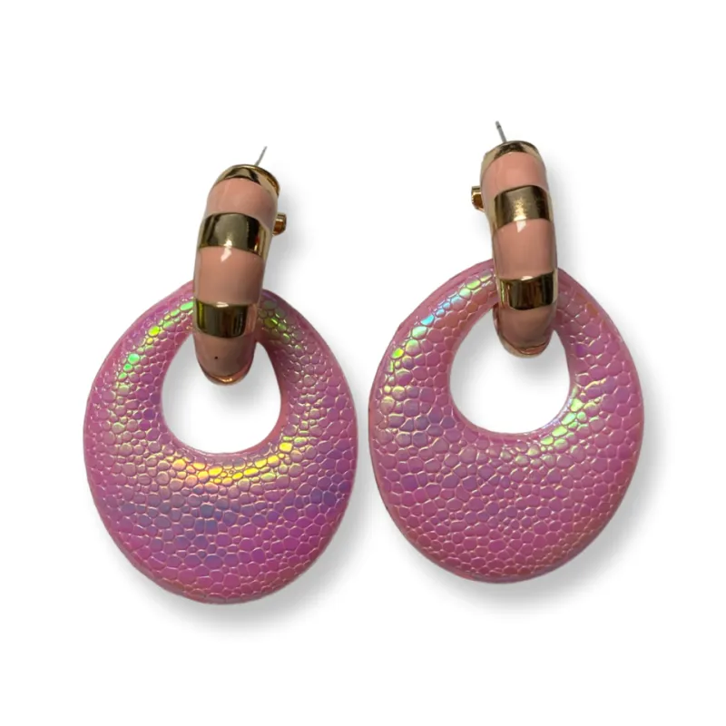 Boucles d’oreilles Go-Go- rose sold by Vintage Romance