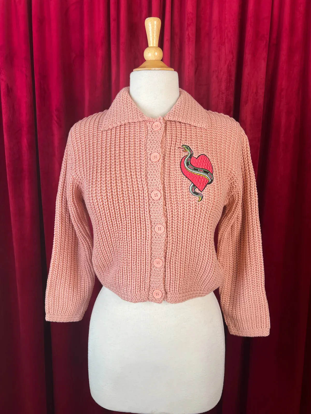 Veste venomous love - rose (précommande) sold by Vintage Romance product image thumbnail 4