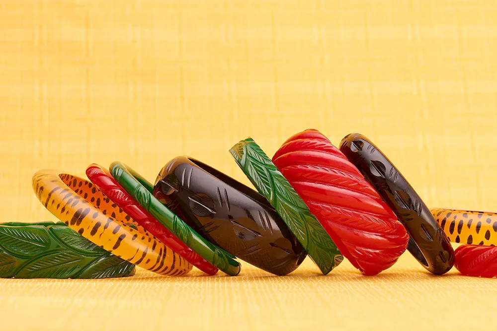 Bracelet large rouge sold by Vintage Romance product image thumbnail 2