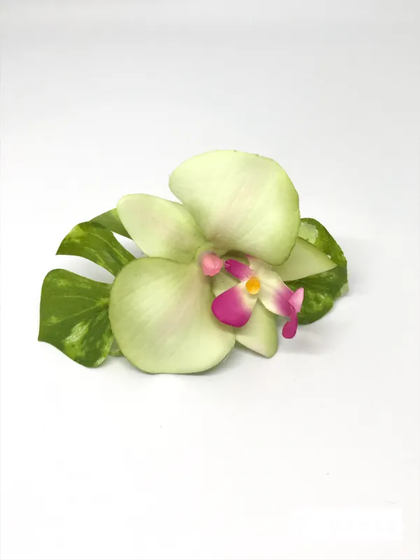 Orchidée lime sold by Vintage Romance