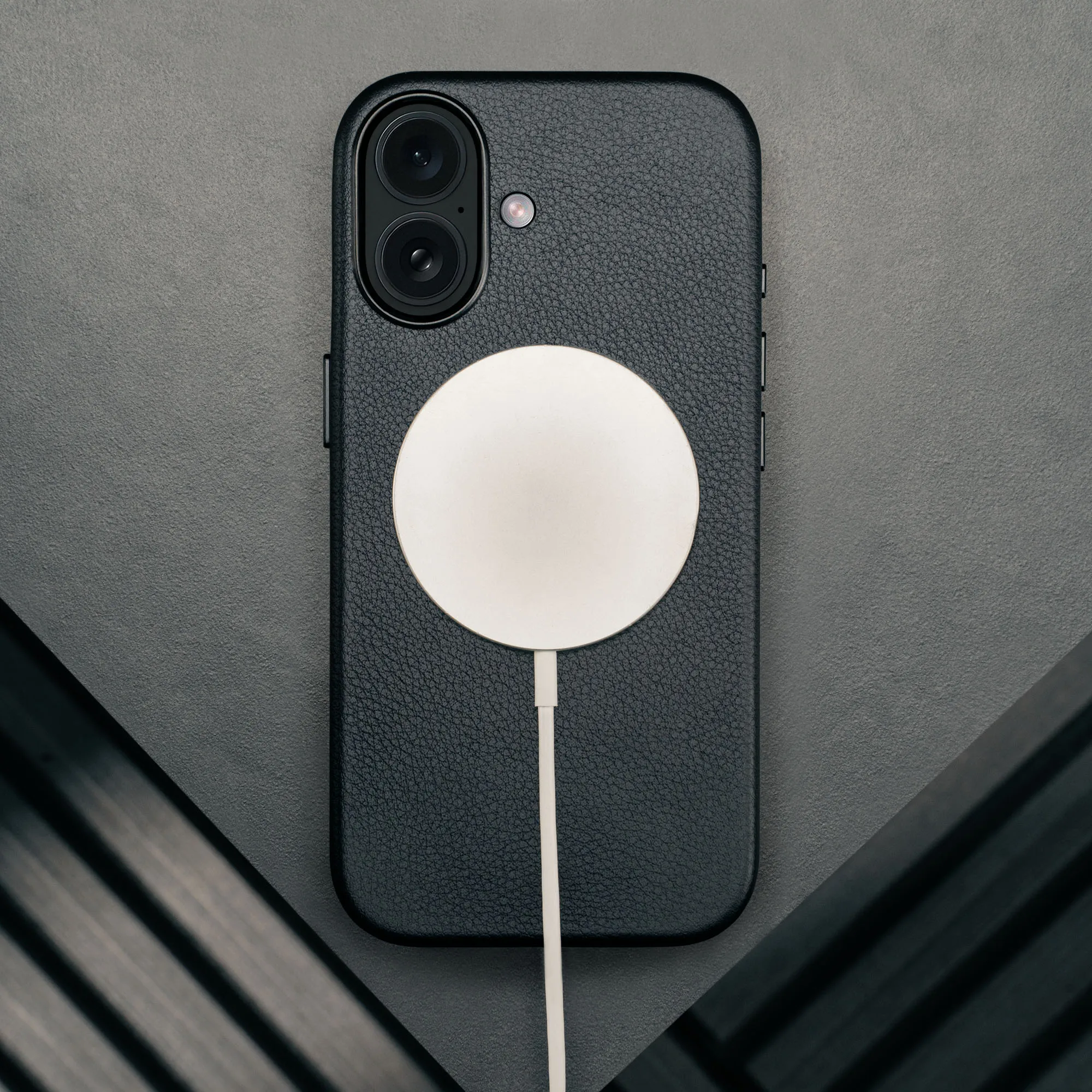 iPhone 17 Leather Bumper Case (MagSafe Compatible) sold by Torro product image thumbnail 4