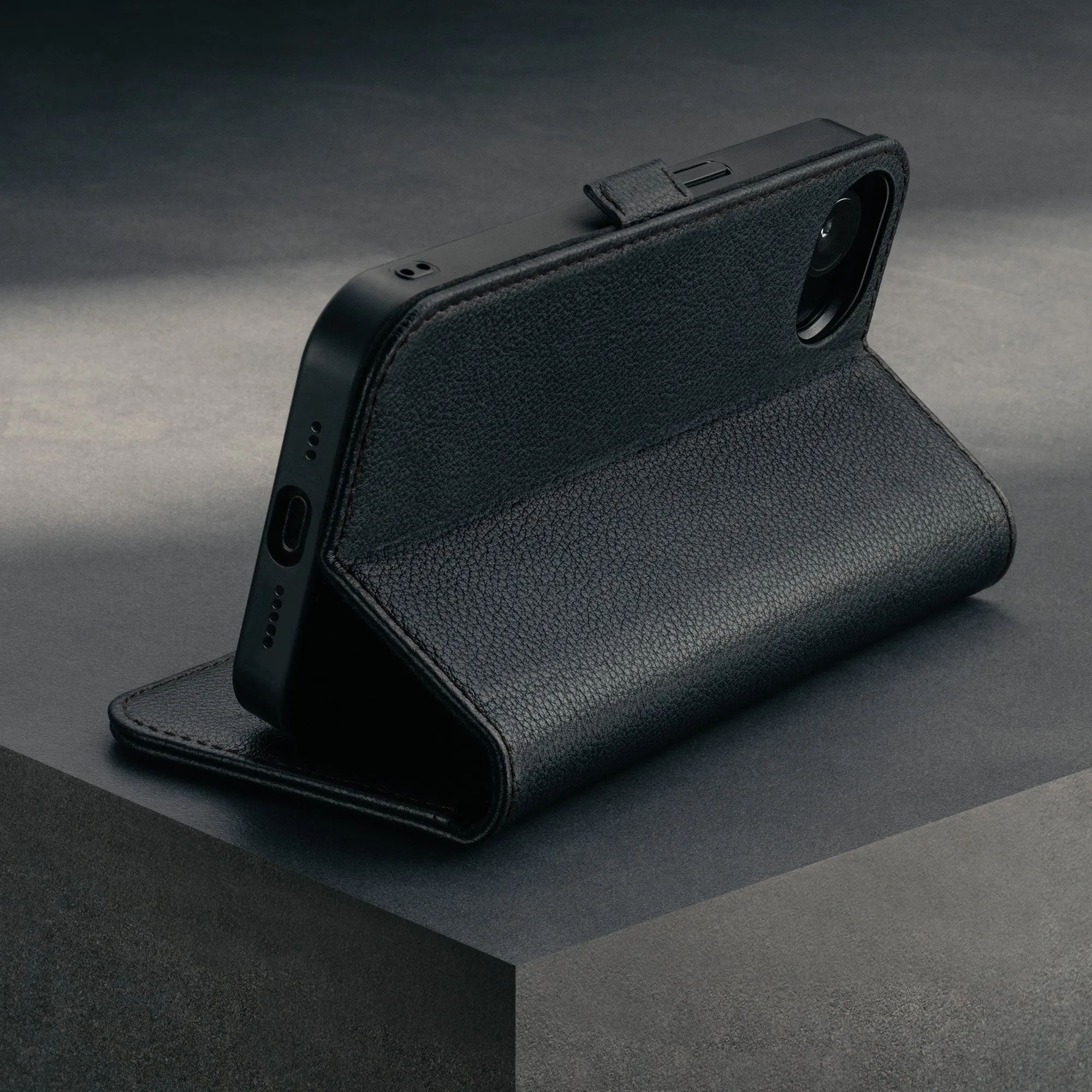 iPhone 16e Detachable Case sold by Torro product image thumbnail 3