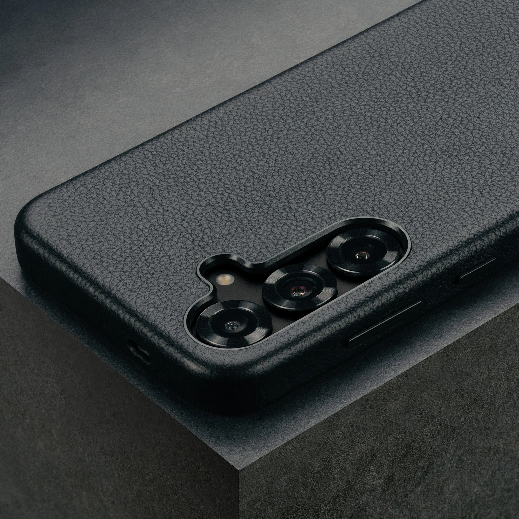 Galaxy S25+ Leather Bumper Case (Qi2/MagSafe Charging Compatible) sold by Torro product image thumbnail 4