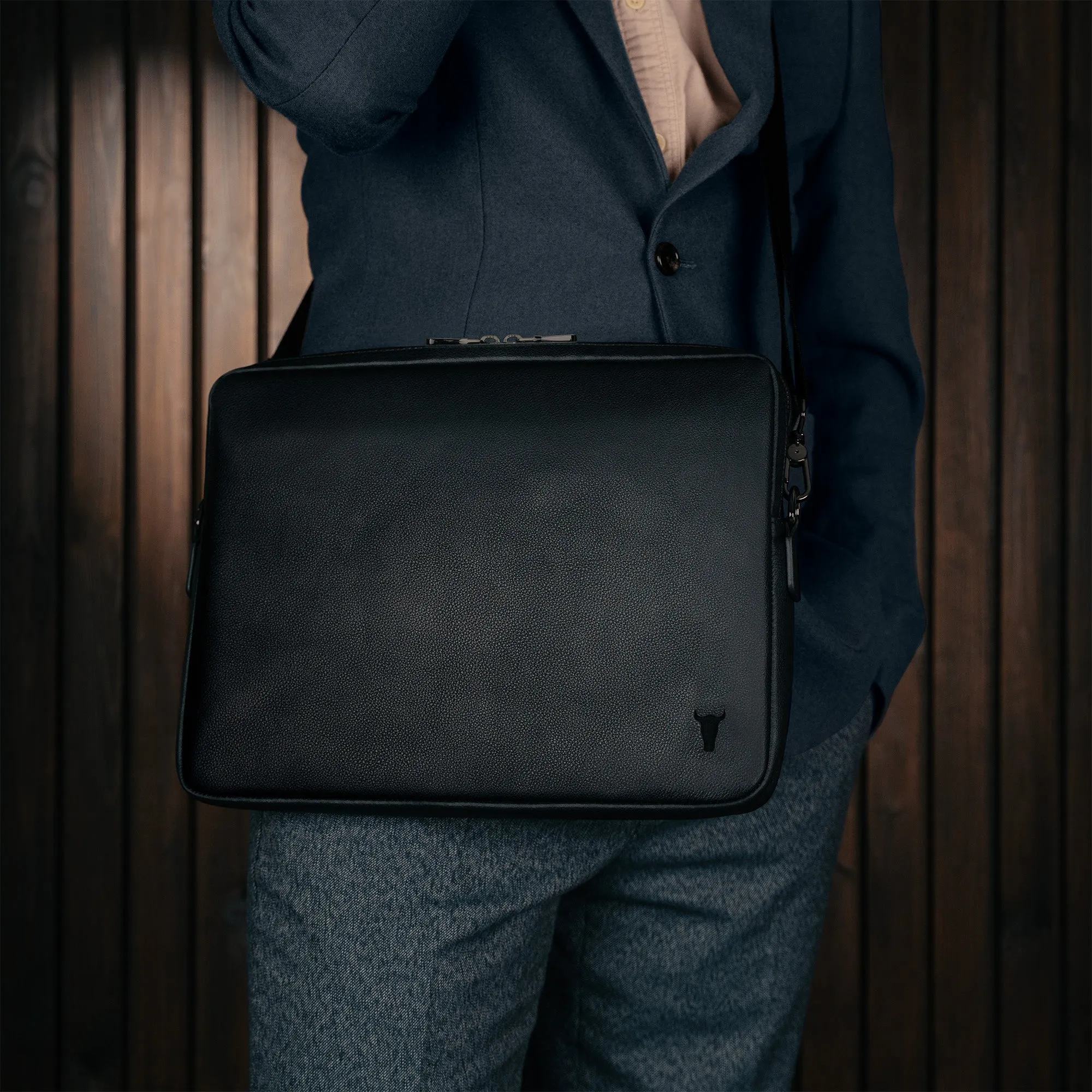 Slim Leather Laptop Bag sold by Torro product image thumbnail 4