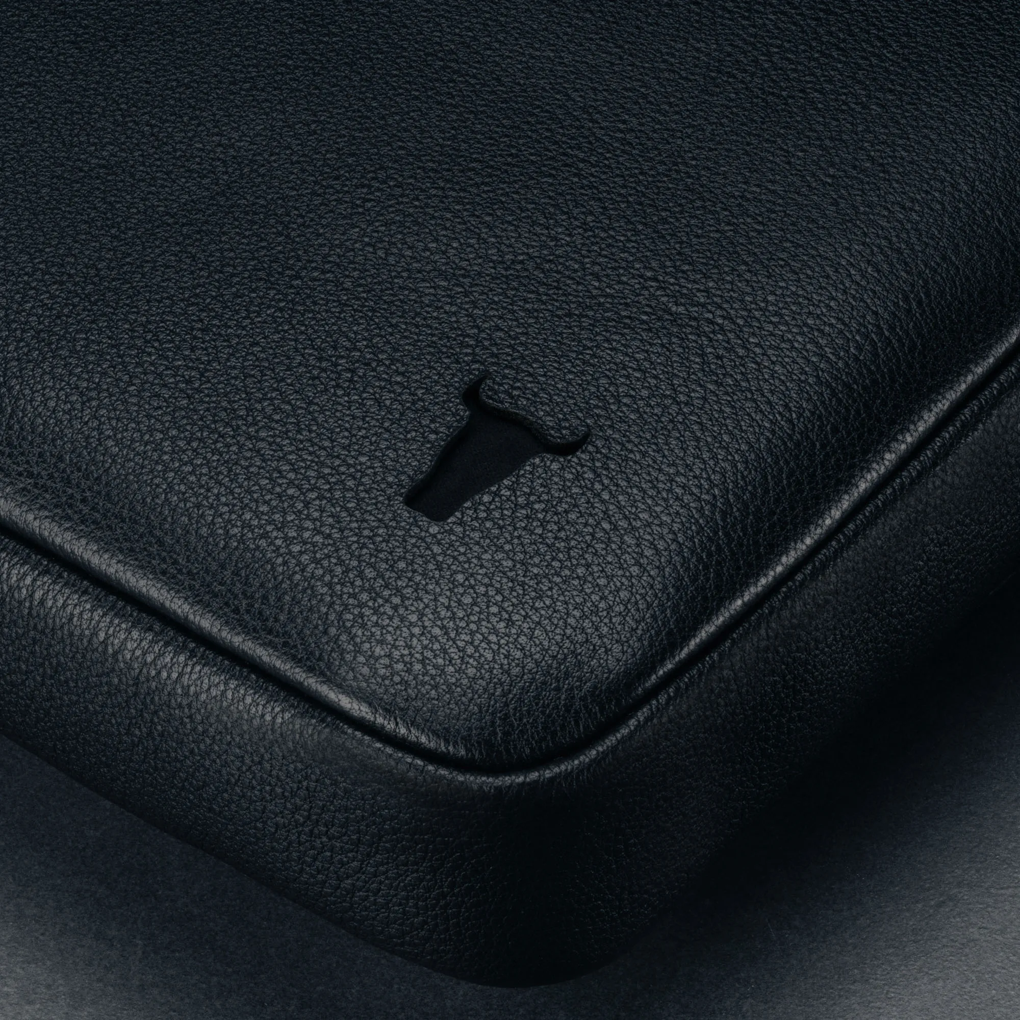 Slim Leather Laptop Bag sold by Torro product image thumbnail 5