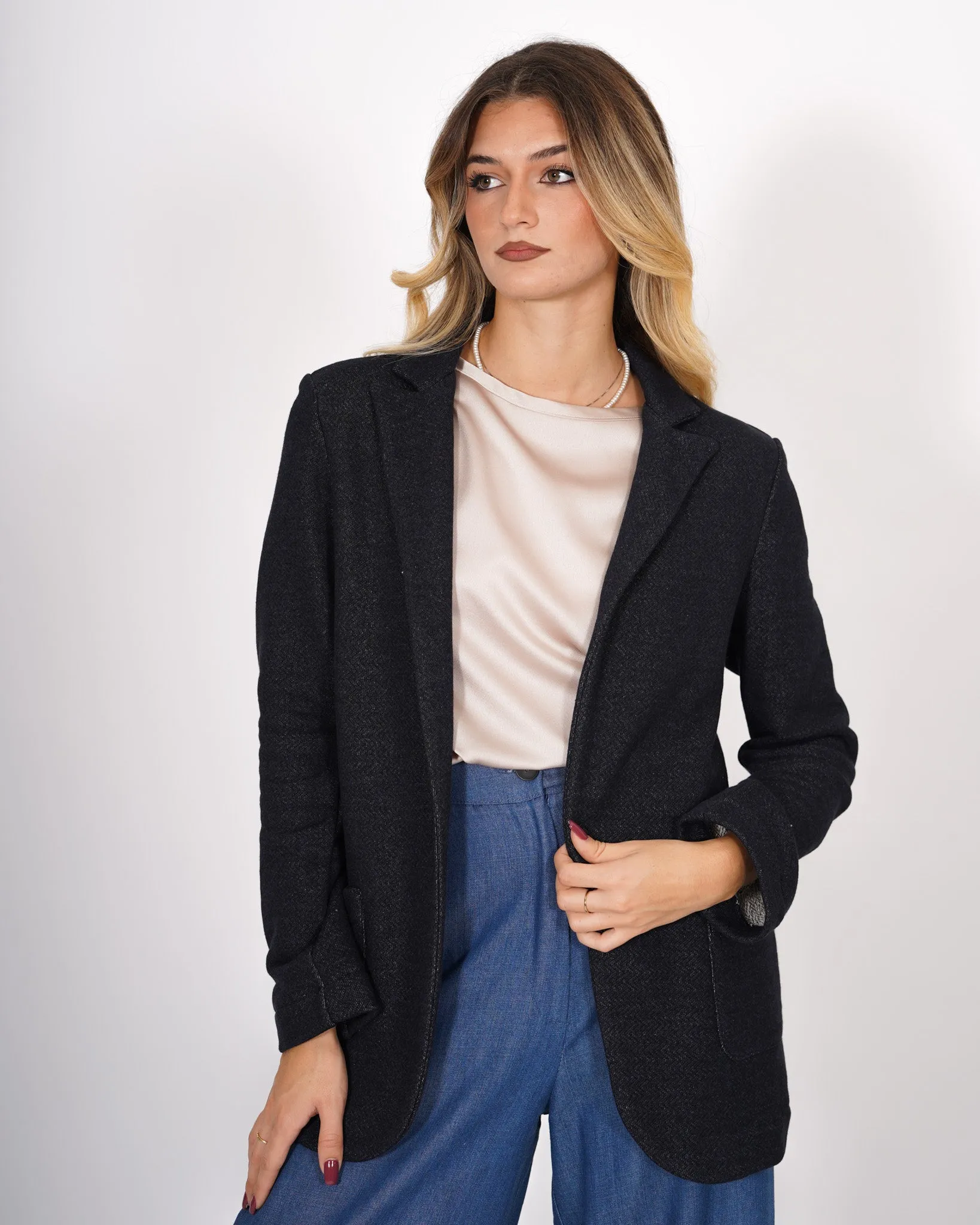 Giacca disegno geometrico stondata sul retro - Parigi sold by Hope Fashion