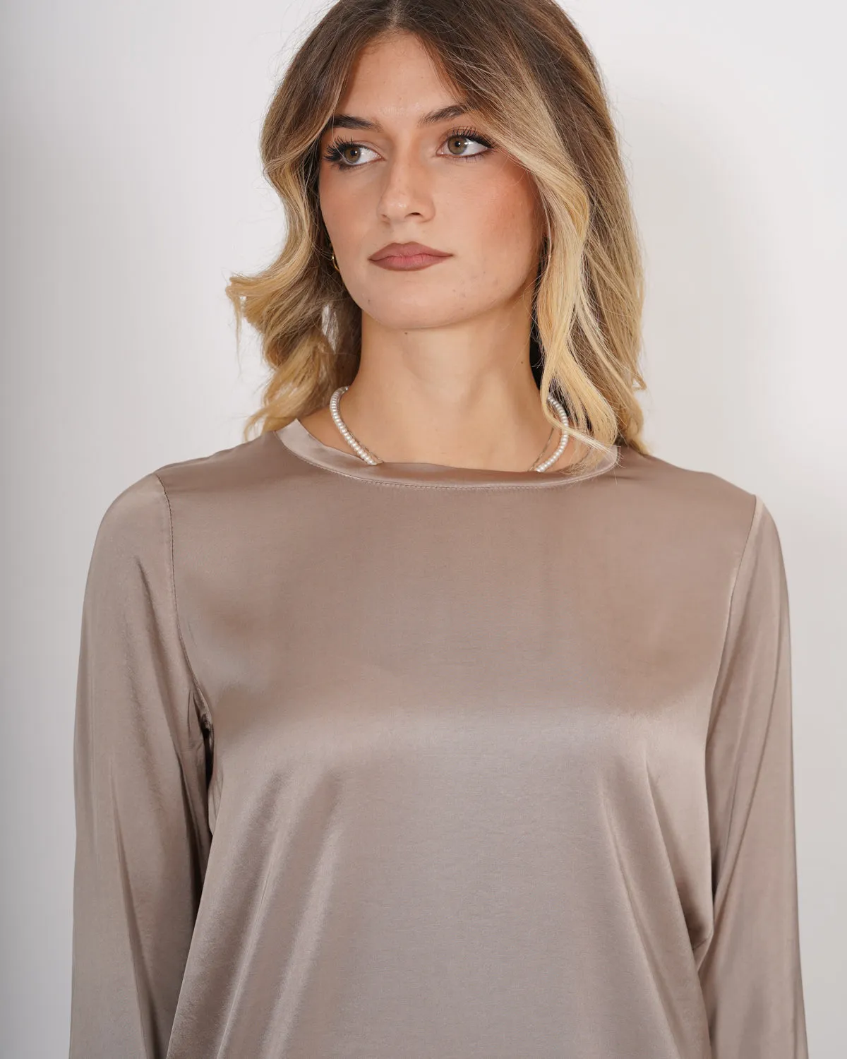 Blusa girocollo regular fit in raso - Verzellino sold by Hope Fashion product image thumbnail 4