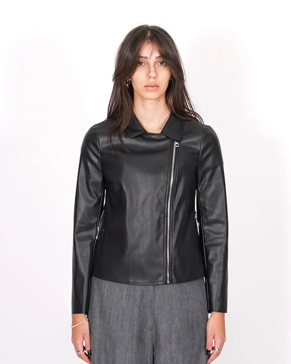 Chiodo corto in eco pelle con chiusura laterale e tasche - Treviso sold by Hope Fashion