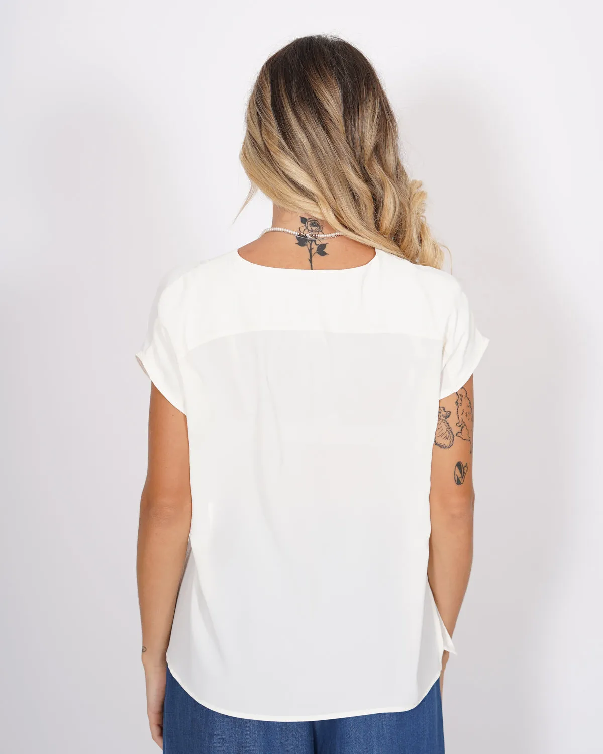 Blusa scollo a v in mano seta - Samira sold by Hope Fashion product image thumbnail 3
