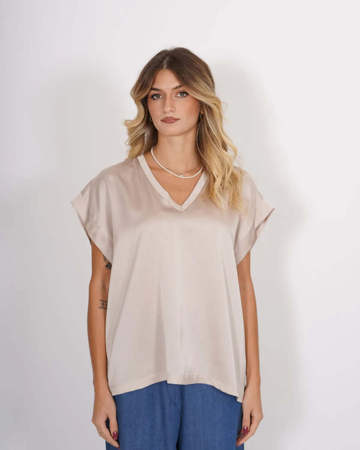 Blusa scollo a v in mano raso - Idrante sold by Hope Fashion