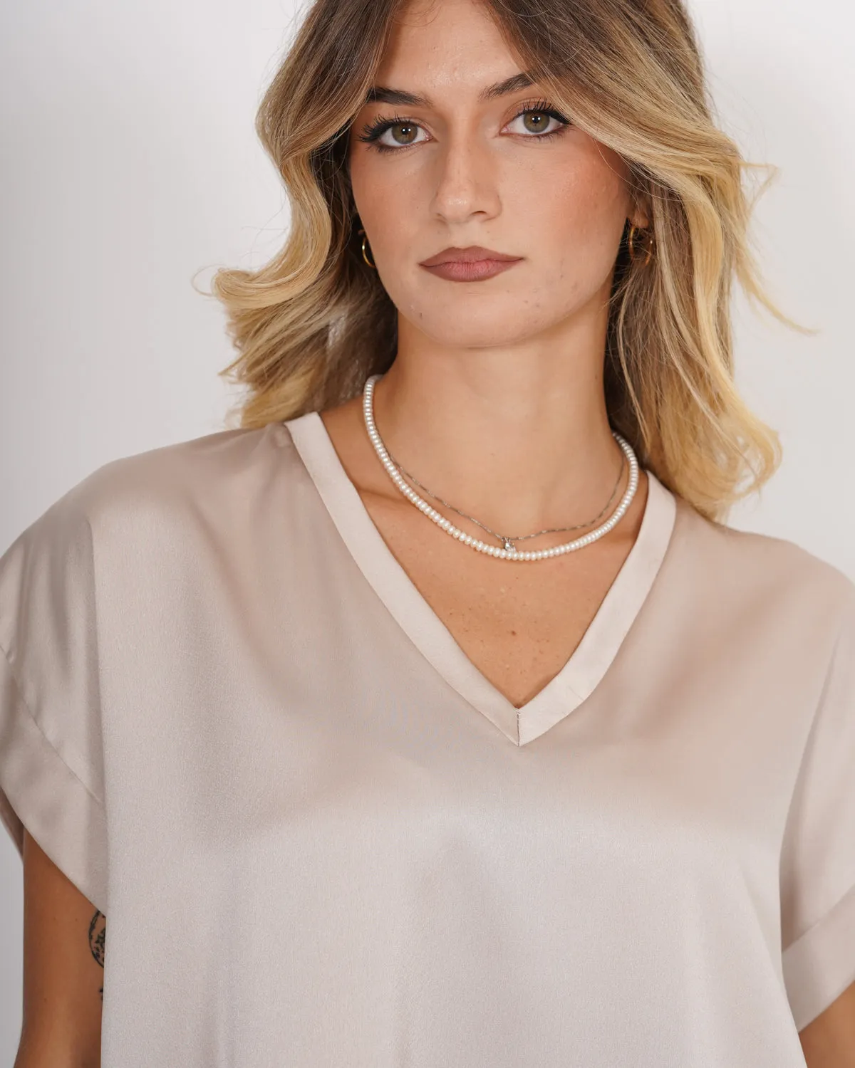 Blusa scollo a v in mano raso - Idrante sold by Hope Fashion product image thumbnail 4