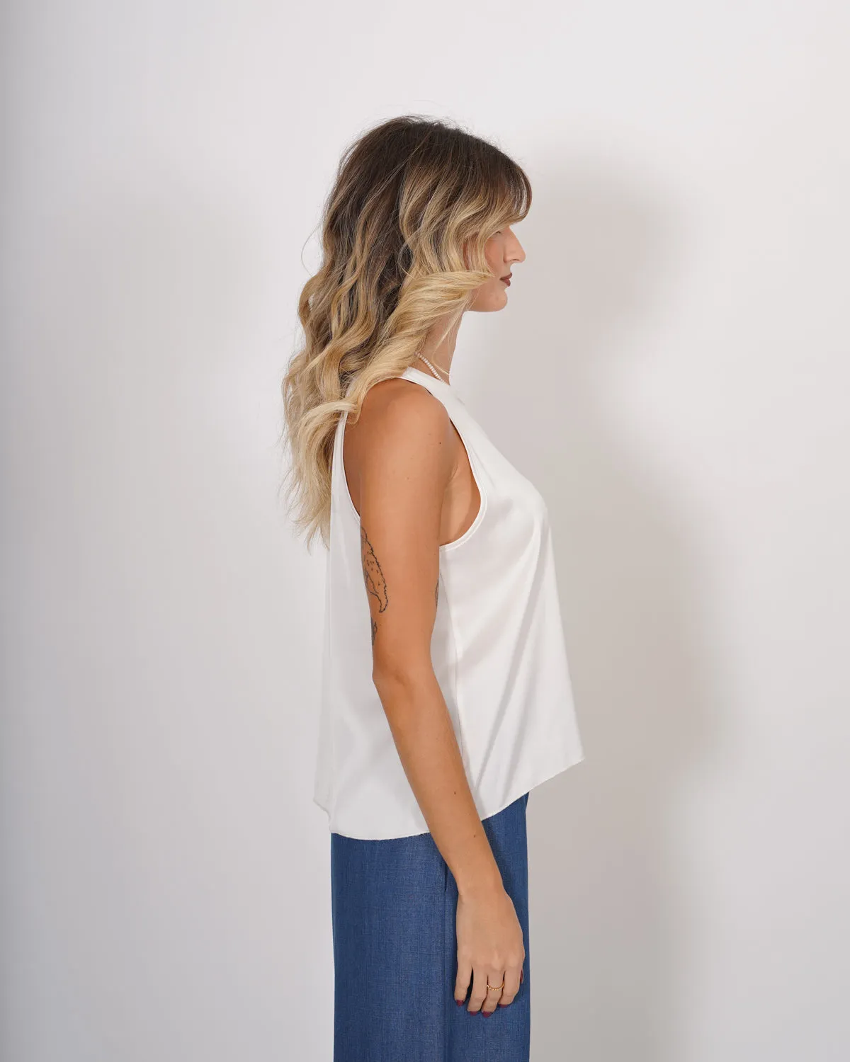 Blusa smanicata girocollo in mano raso - Neville sold by Hope Fashion product image thumbnail 2