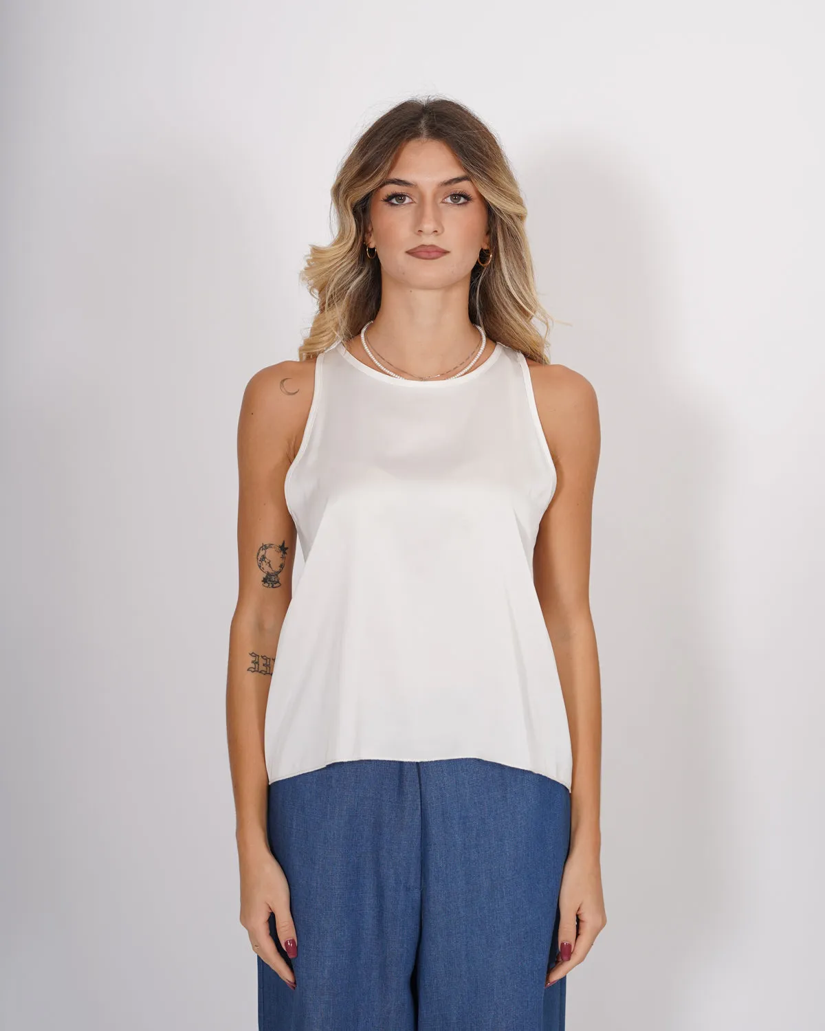 Blusa smanicata girocollo in mano raso - Neville sold by Hope Fashion