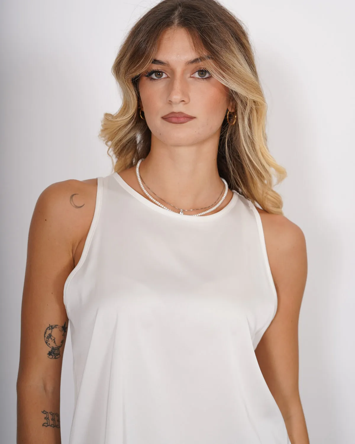 Blusa smanicata girocollo in mano raso - Neville sold by Hope Fashion product image thumbnail 4