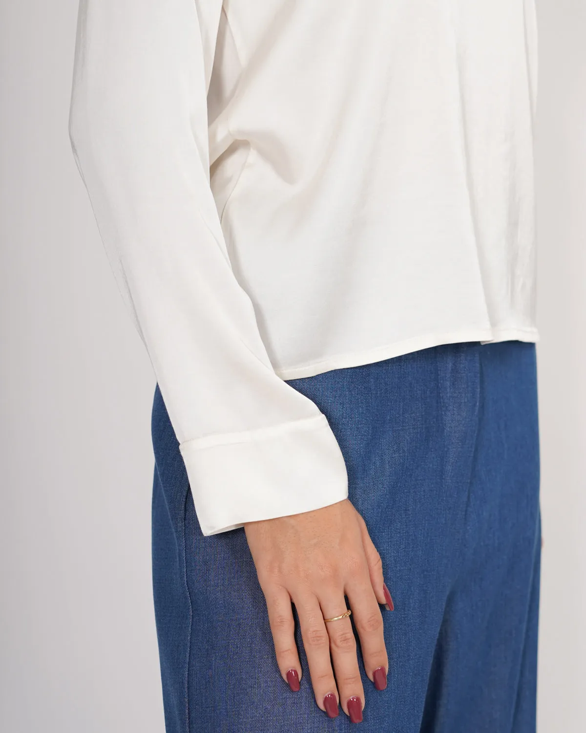 Blusa scollo a v con colletto a camicia in raso - Marquez sold by Hope Fashion product image thumbnail 5