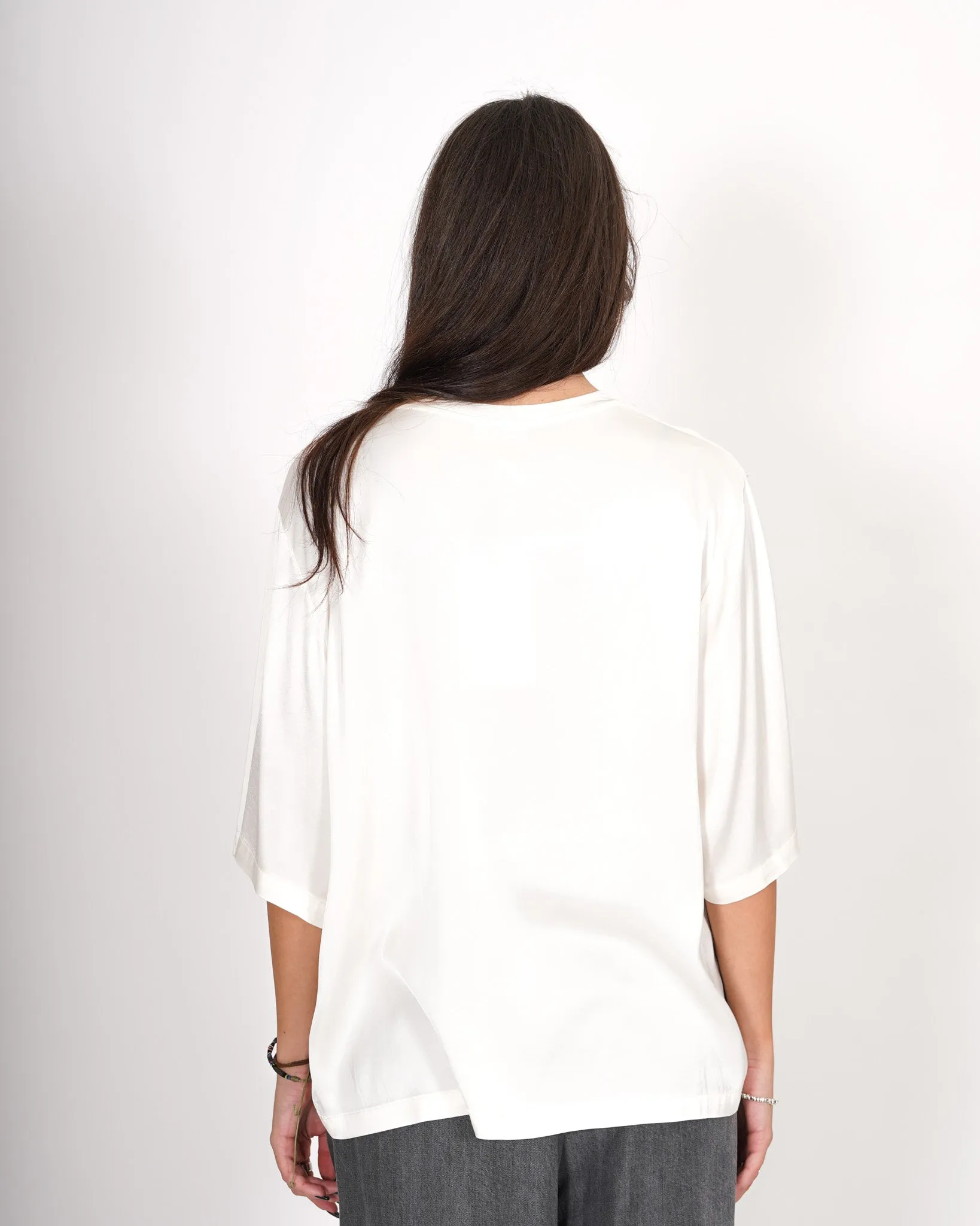 Blusa lunga over girocollo in raso - Vargas sold by Hope Fashion product image thumbnail 3