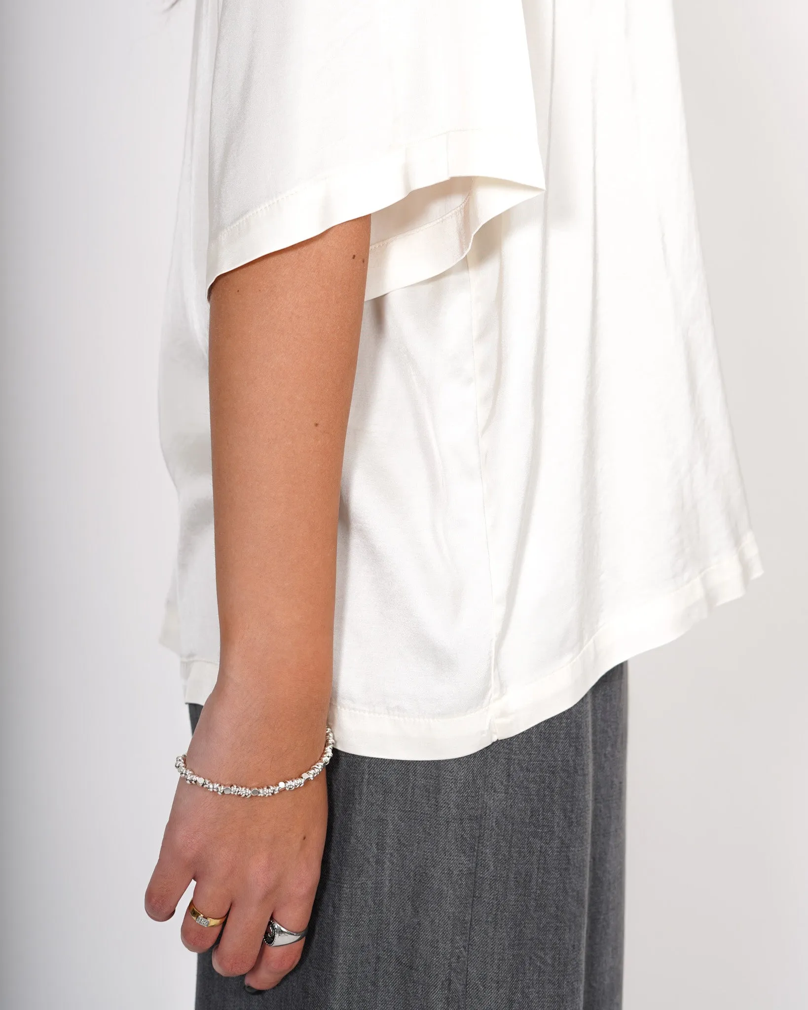 Blusa lunga over girocollo in raso - Vargas sold by Hope Fashion product image thumbnail 5