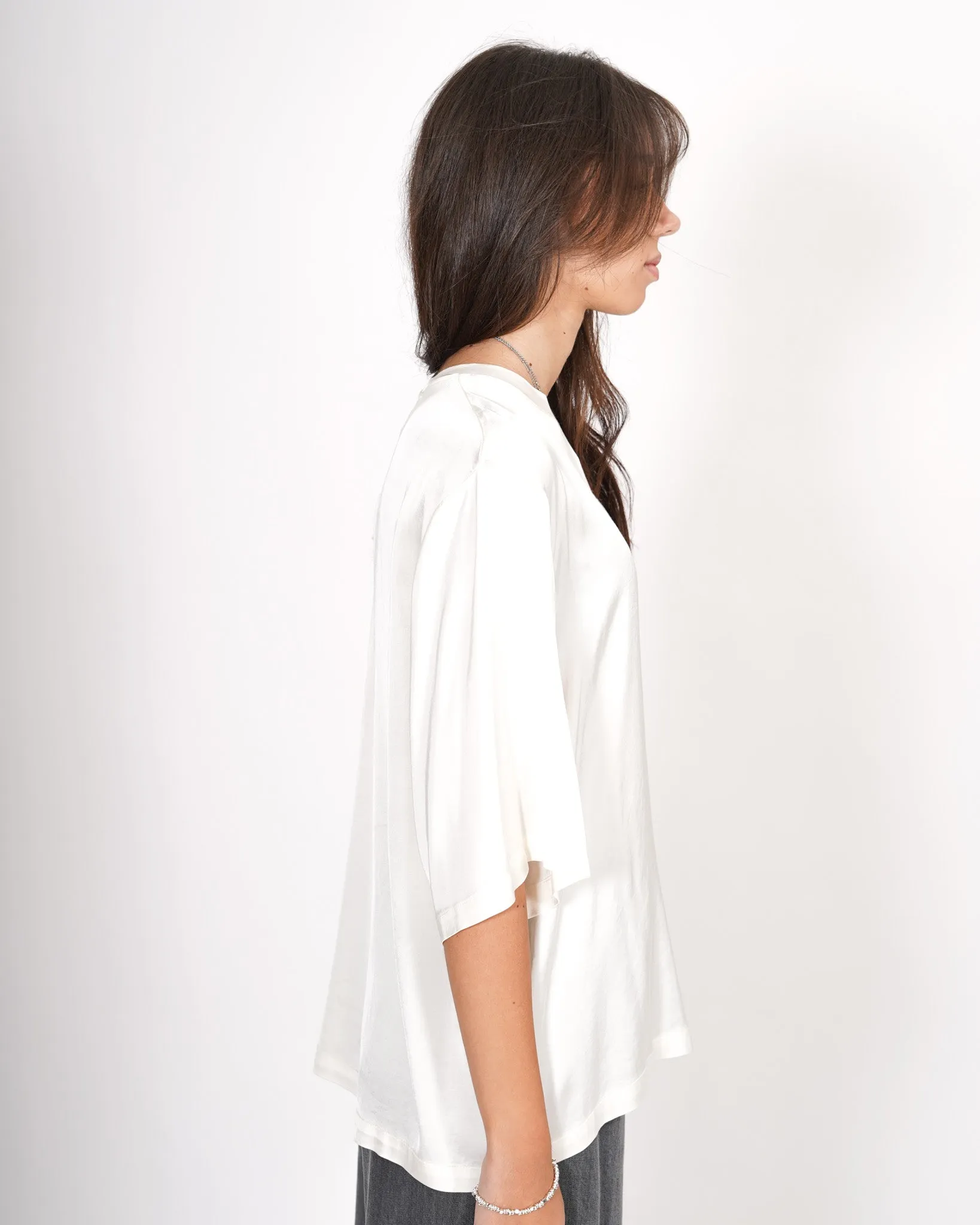 Blusa lunga over girocollo in raso - Vargas sold by Hope Fashion product image thumbnail 2