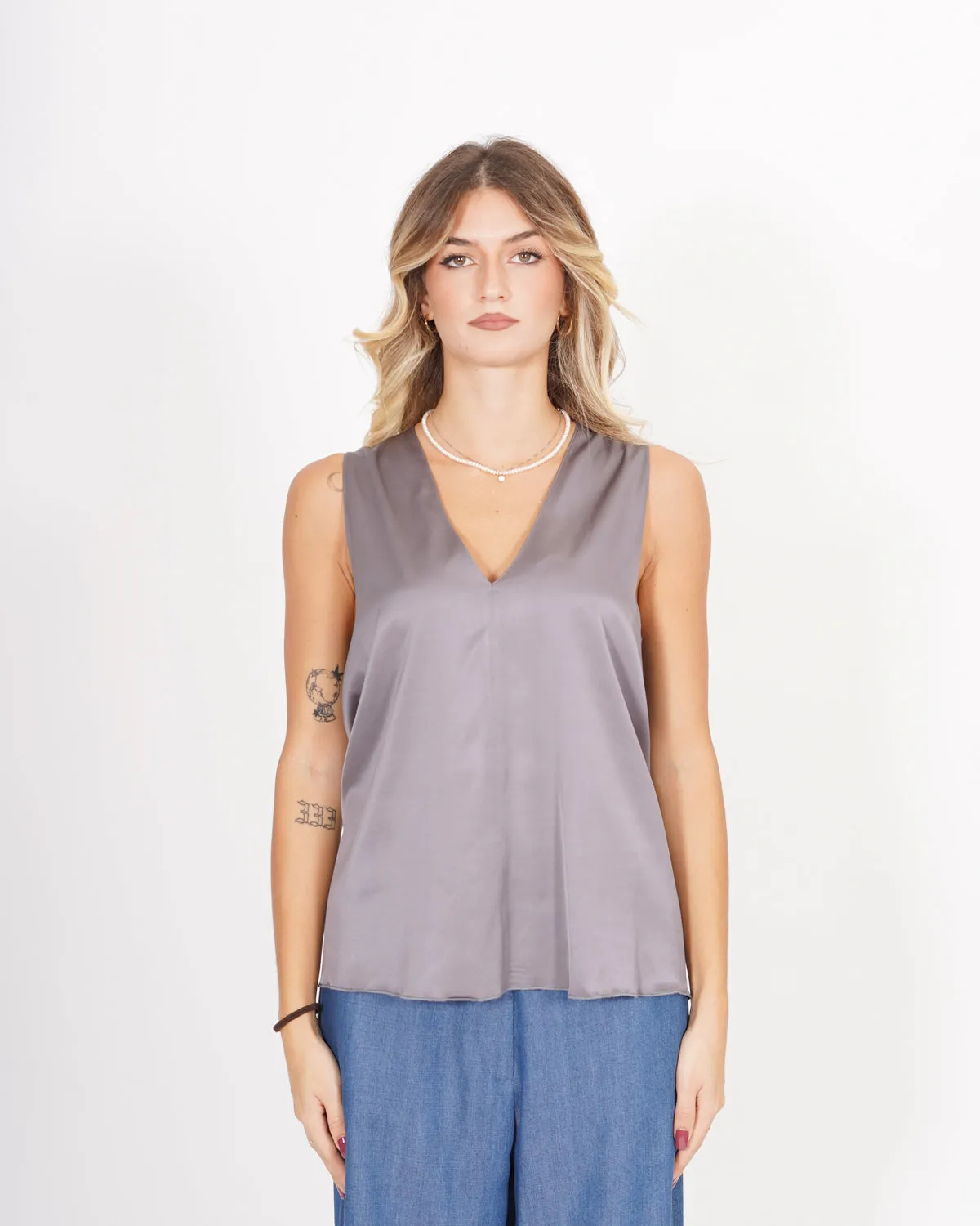 Blusa smanicata scollo a v in raso - Pausini sold by Hope Fashion