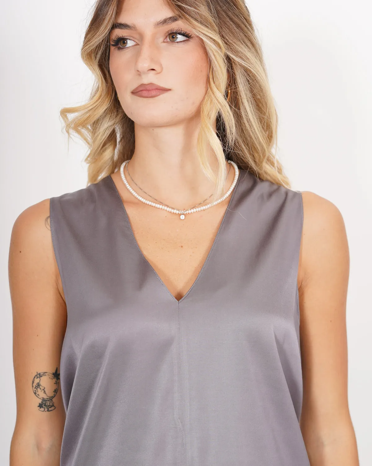 Blusa smanicata scollo a v in raso - Pausini sold by Hope Fashion product image thumbnail 4