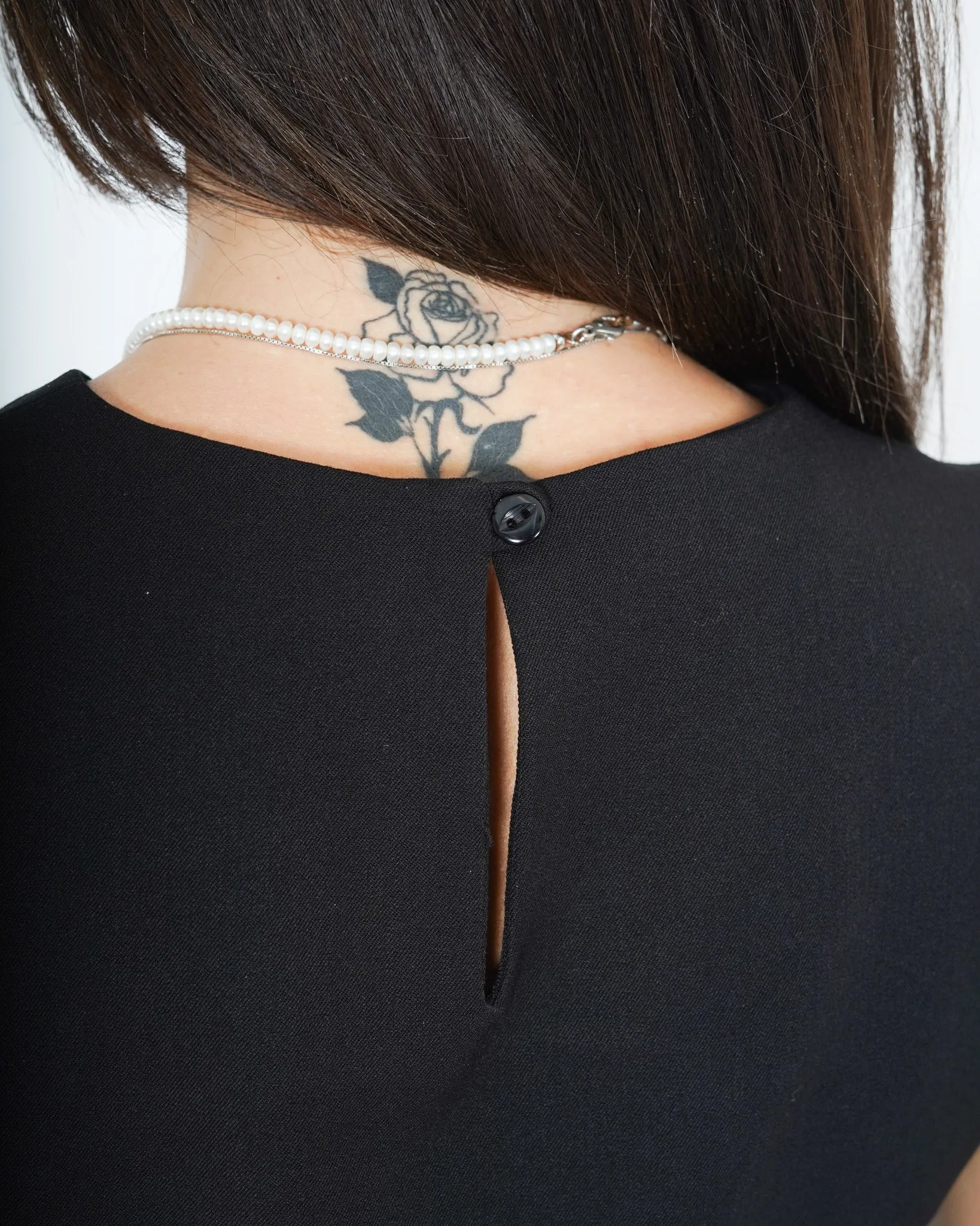 Blusa cropped smanicata in fresco lana - Zamorano sold by Hope Fashion product image thumbnail 4