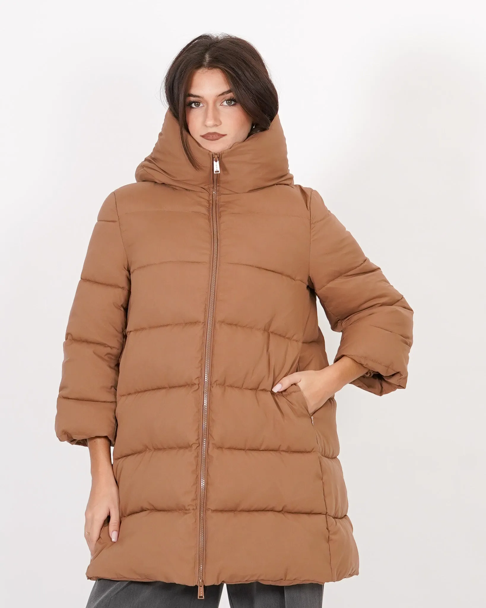 Piumino trapuntato con cappuccio, tasche a filo e chiusura con zip - Carla sold by Hope Fashion