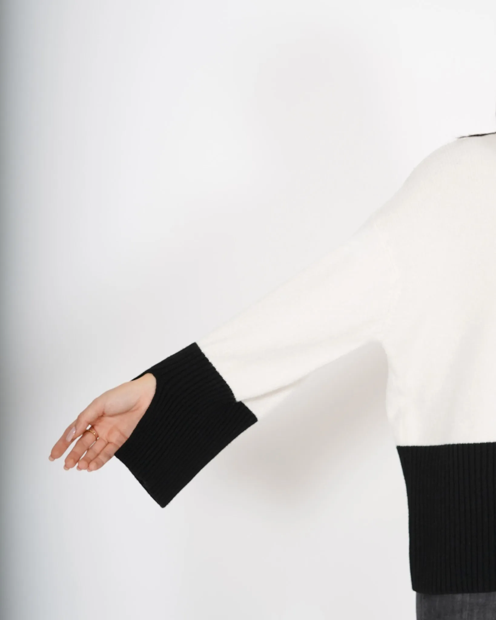 Collo alto bicolor con maniche ampie - Struffolo sold by Hope Fashion product image thumbnail 5