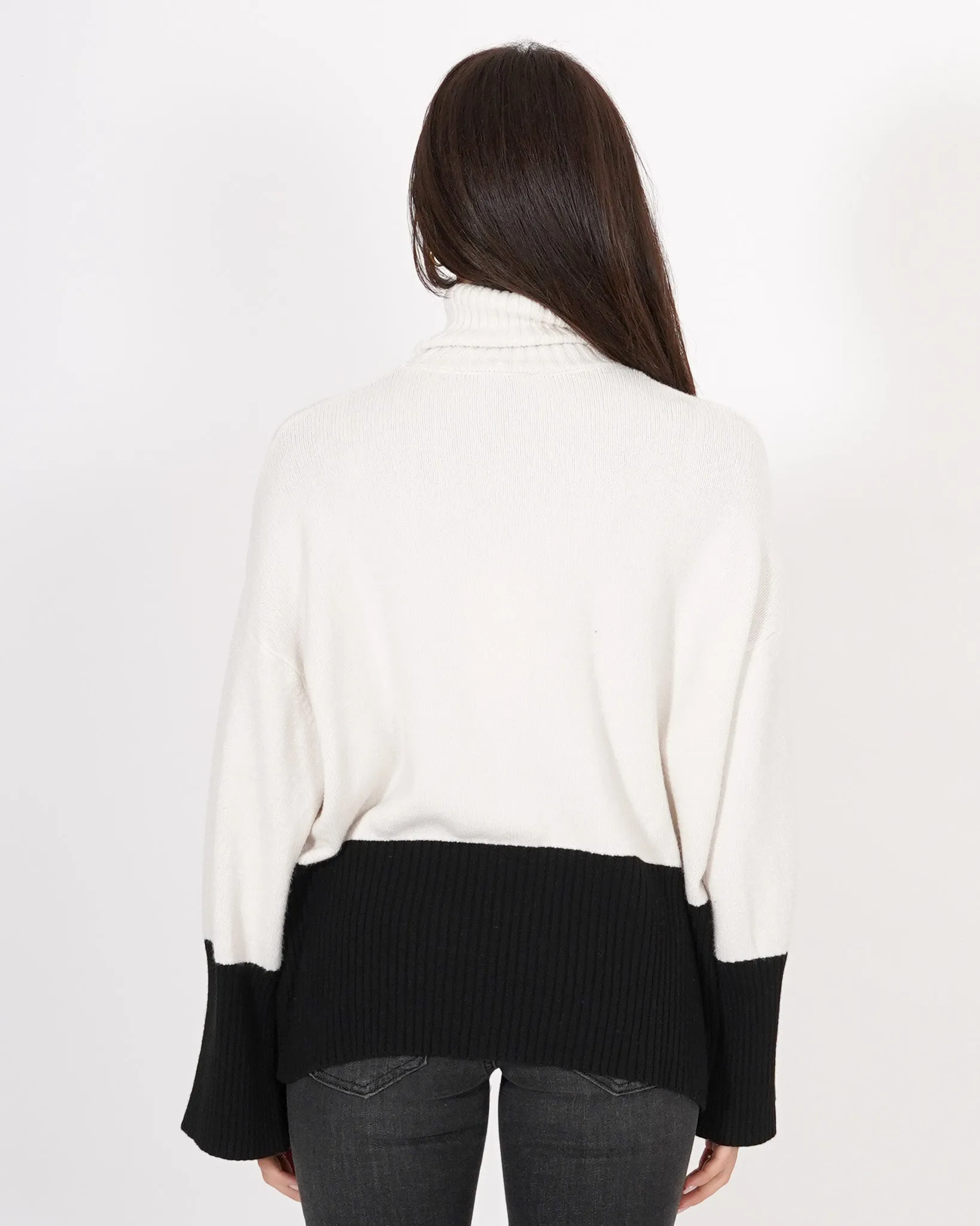 Collo alto bicolor con maniche ampie - Struffolo sold by Hope Fashion product image thumbnail 3