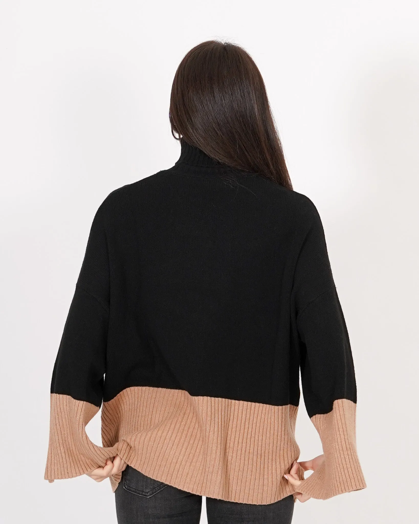 Maglia collo alto bicolor con maniche ampie - Grissino sold by Hope Fashion product image thumbnail 3