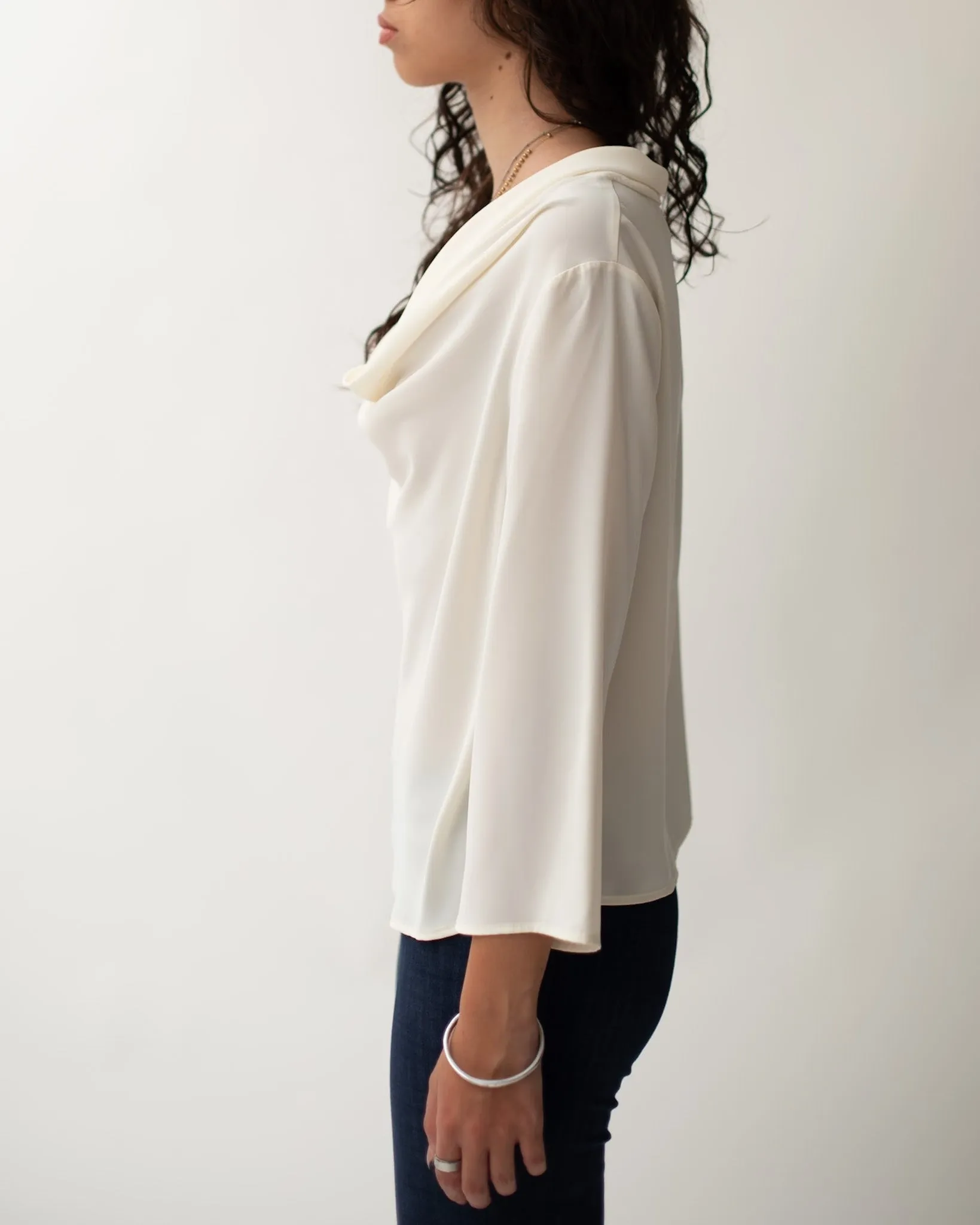 Blusa collo a gronda regular fit in mano seta - Spalato sold by Hope Fashion product image thumbnail 2