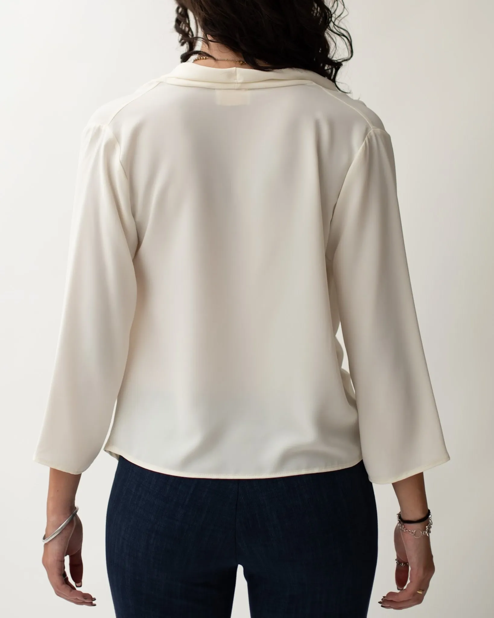 Blusa collo a gronda regular fit in mano seta - Spalato sold by Hope Fashion product image thumbnail 3