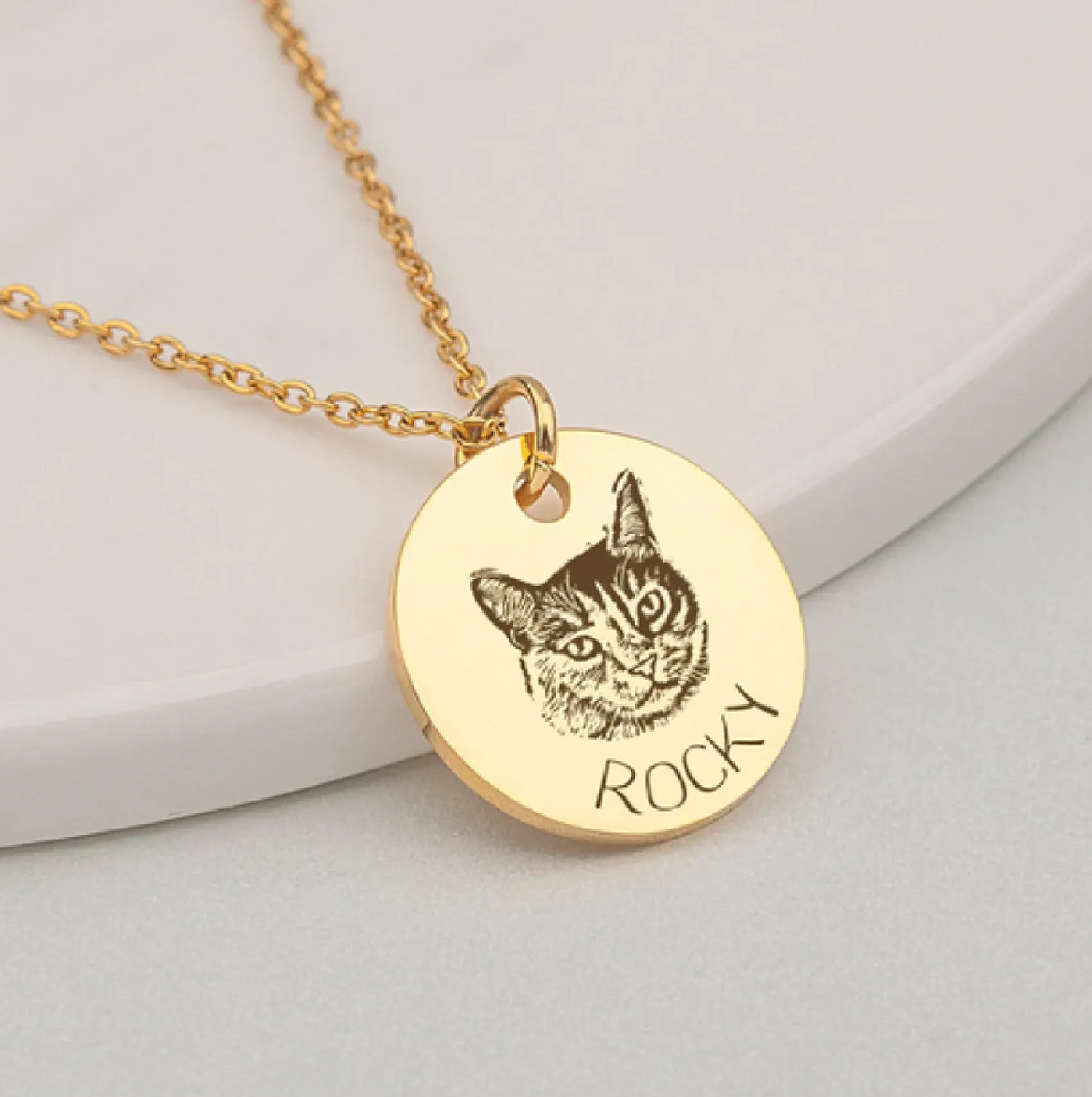 Round Pet Portrait Necklace sold by Anavia product image thumbnail 3