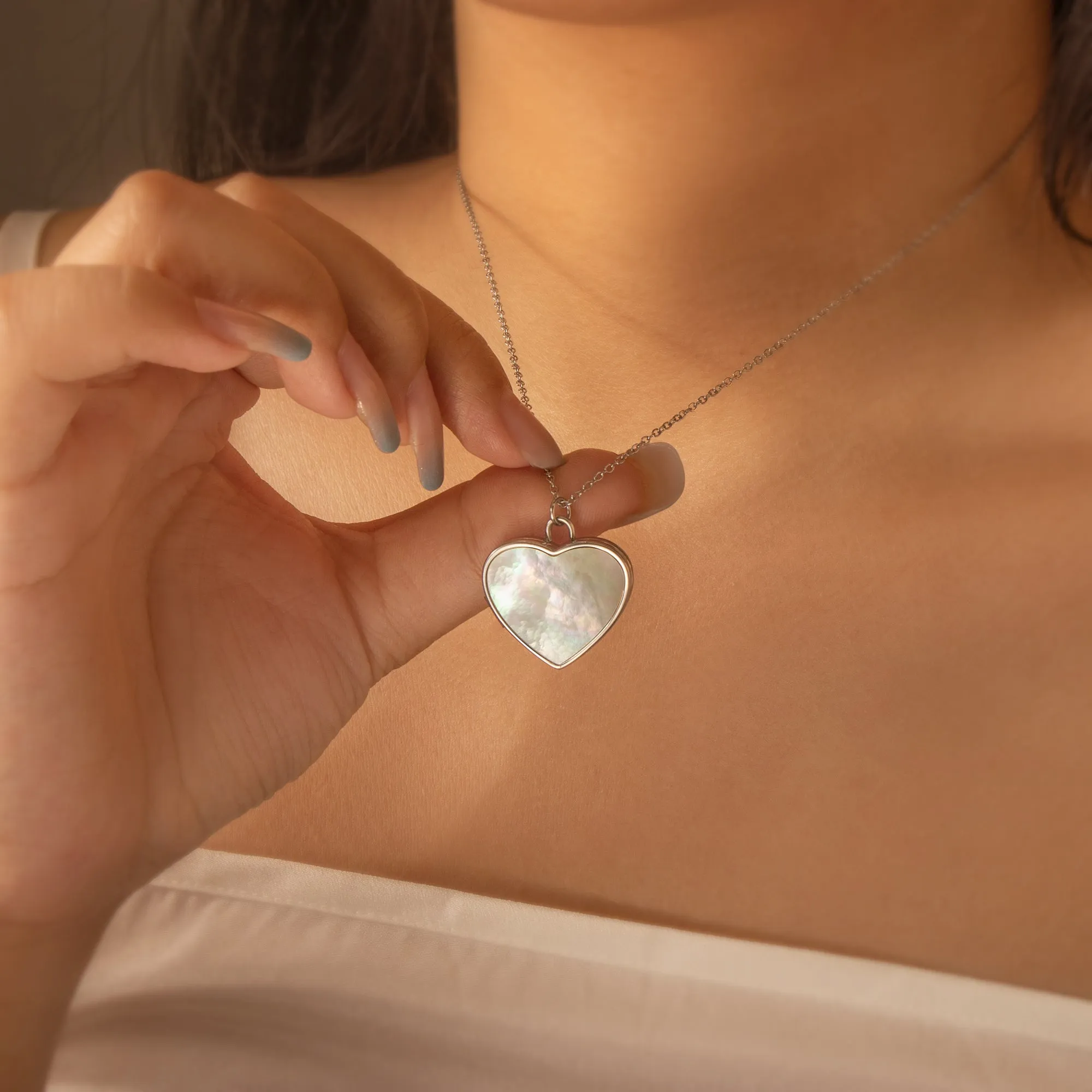 Pearl Heart Photo Locket Necklace sold by Anavia product image thumbnail 2