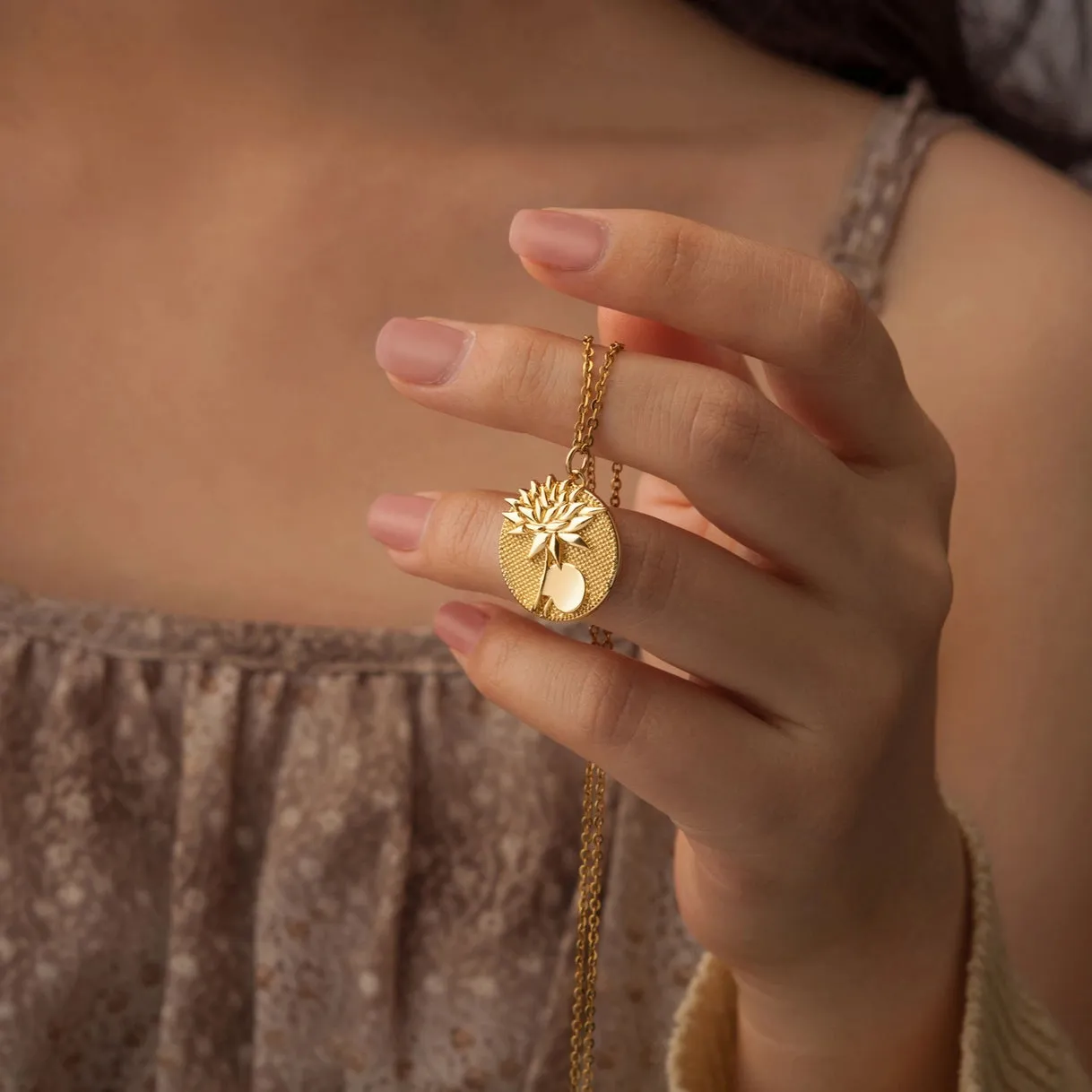 "To the Best Mother" 3D Birth Flower Necklace sold by Anavia product image thumbnail 5